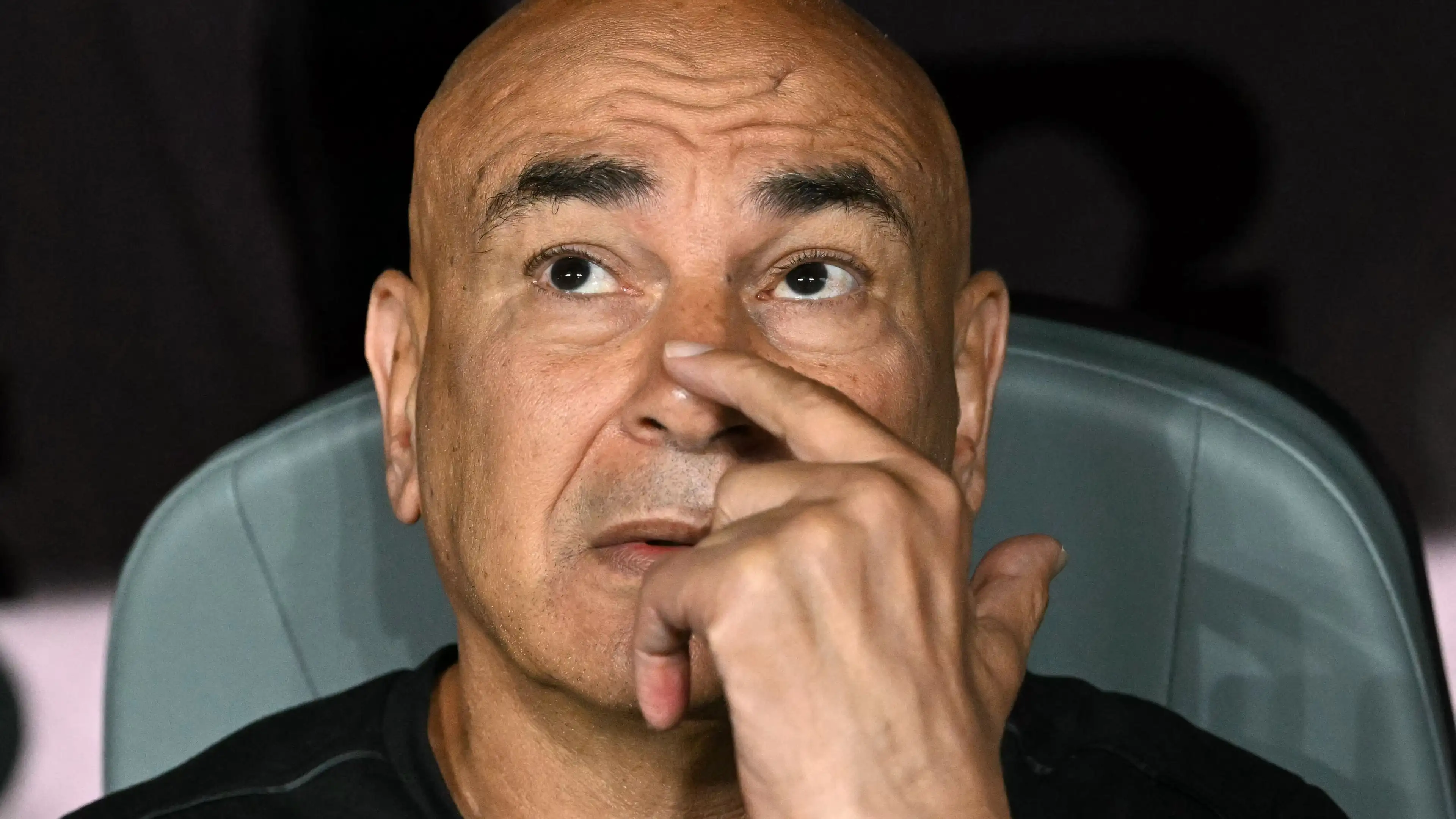 Di bawah tekanan: Hossam Hassan membela pernyataannya soal El Shenawy