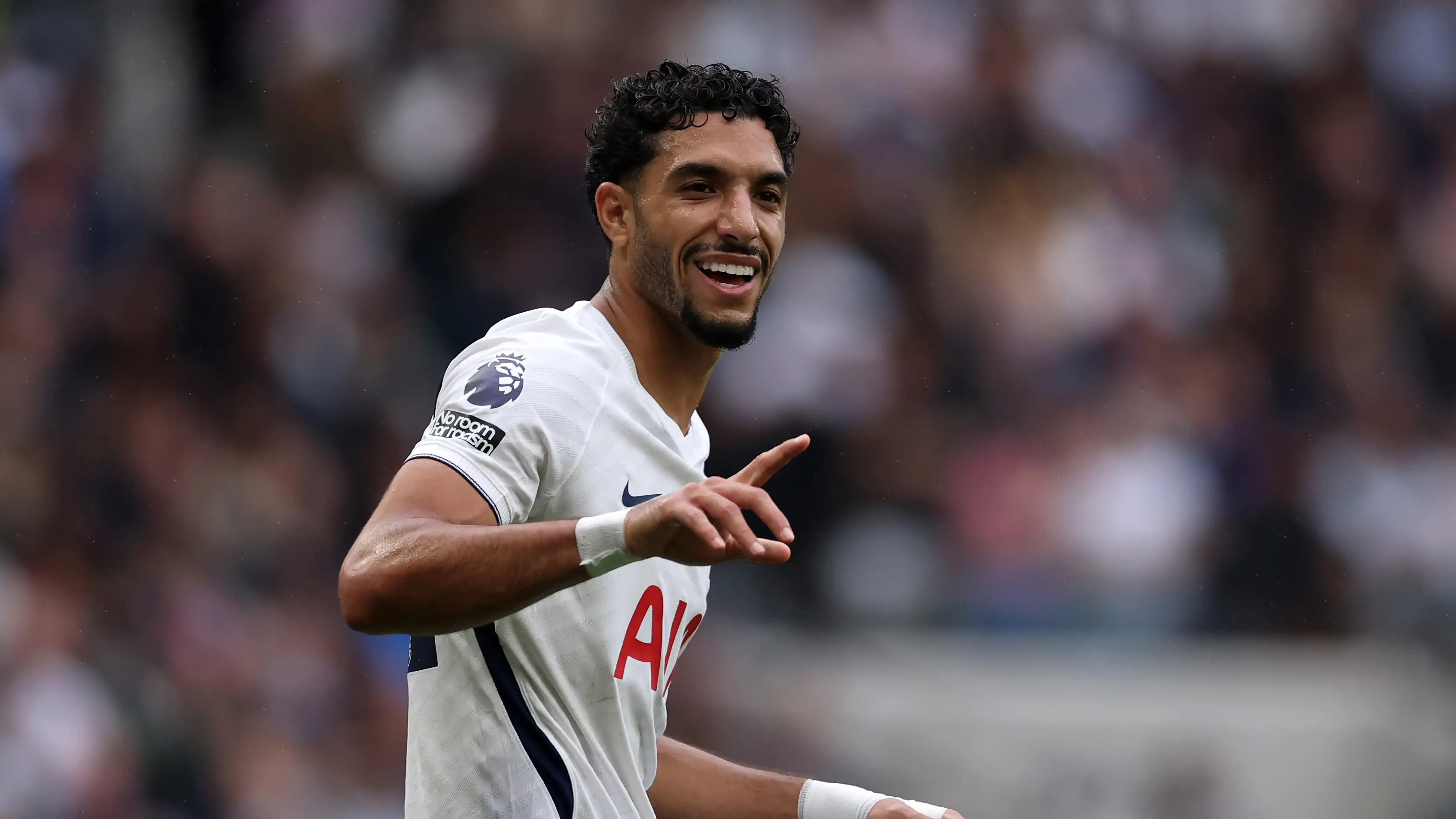Setelah awal yang biasa saja, Marmoush ancam Everton dari jantung kota London