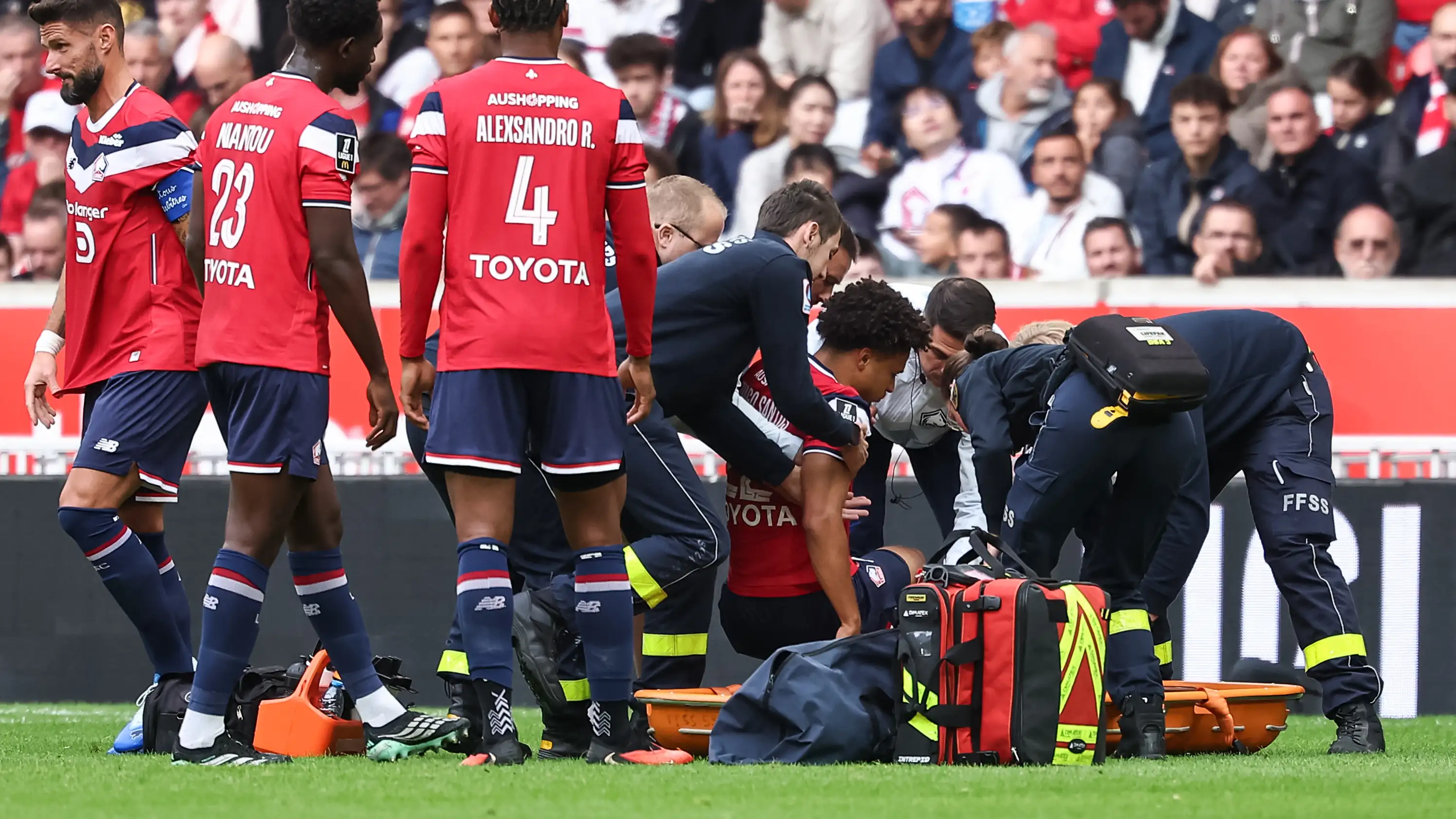 Tekel brutal: Lille mengancam akan menempuh jalur hukum setelah bintangnya mengalami robekan ligamen anterior