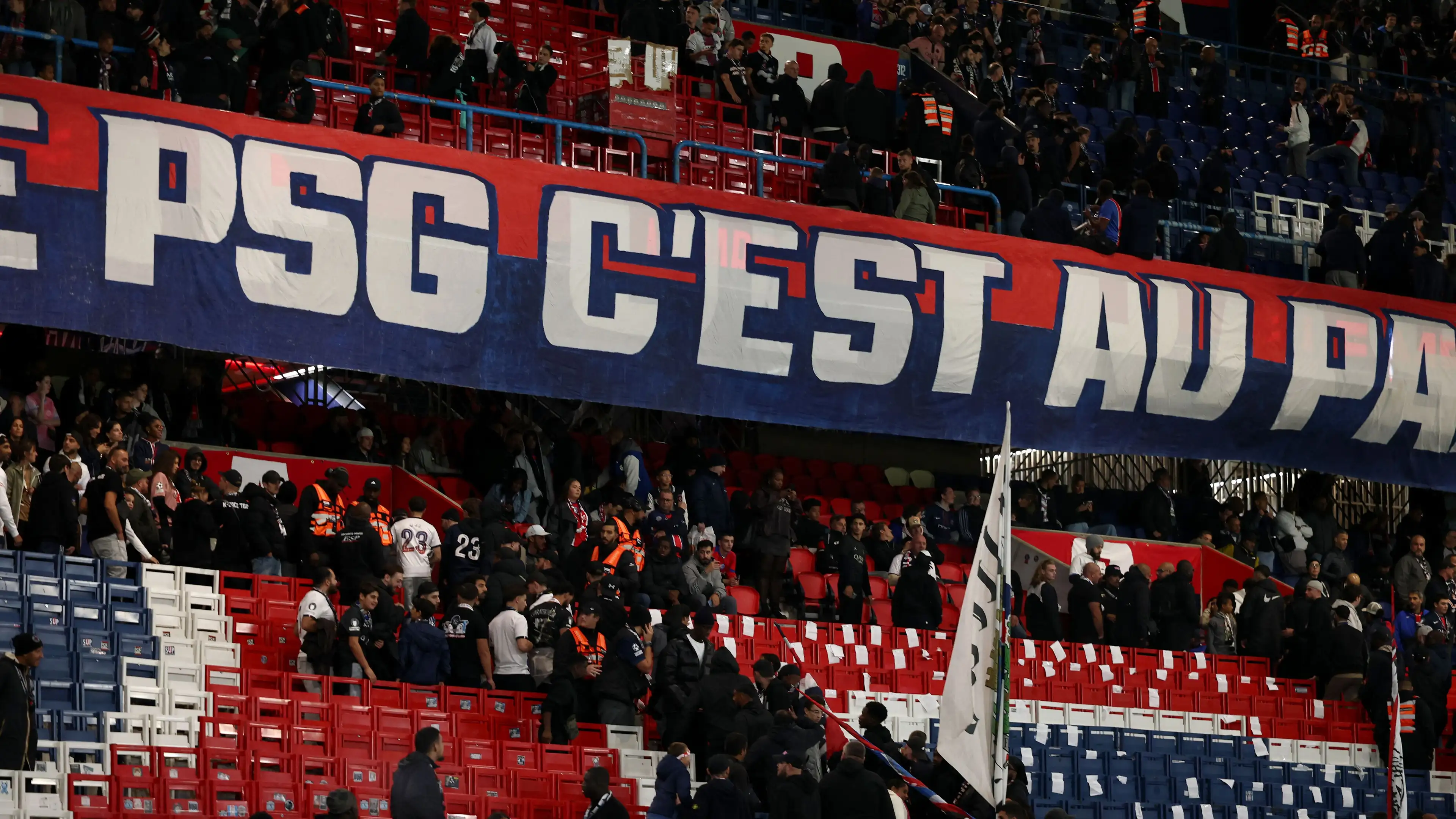 Paris Saint-Germain Terancam Sanksi Usai Insiden Mengejutkan di Parc des Princes