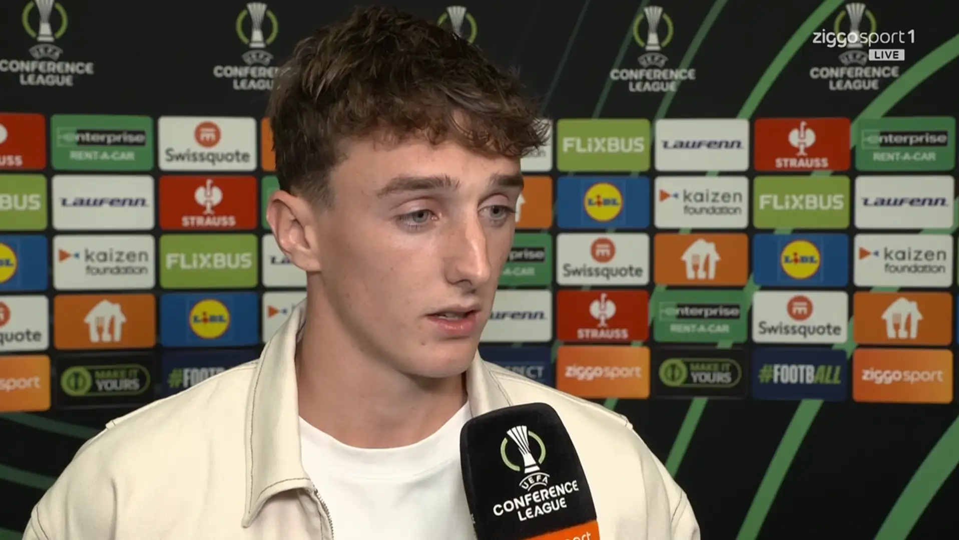 Youri Baas mengejutkan pewawancara setelah kekalahan Ajax: "Itu bukan hal sepele kalau kamu mengatakan itu"