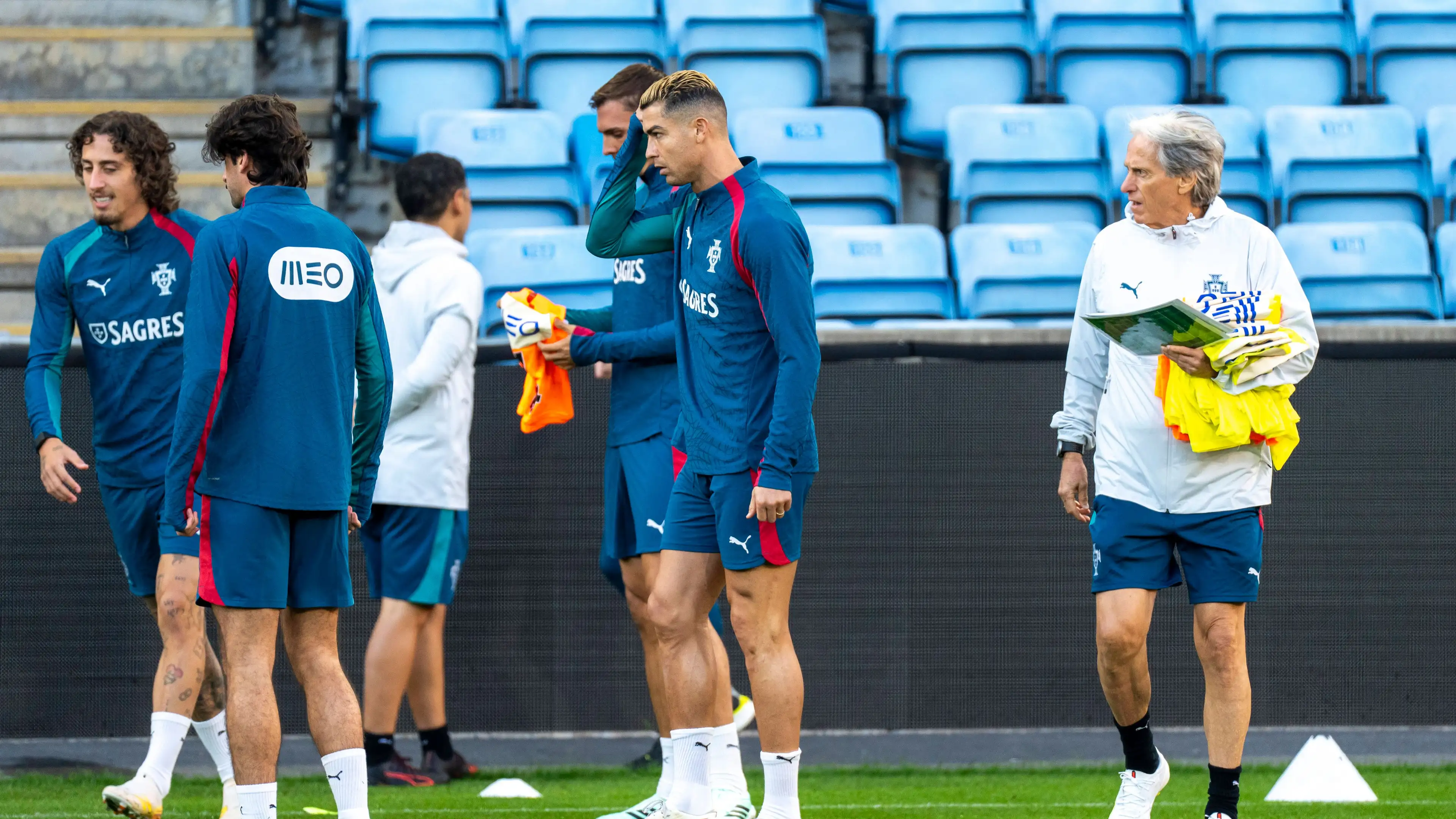 Pelatih Finlandia mengejek Ronaldo dan langsung mendapat "kejutan"!
