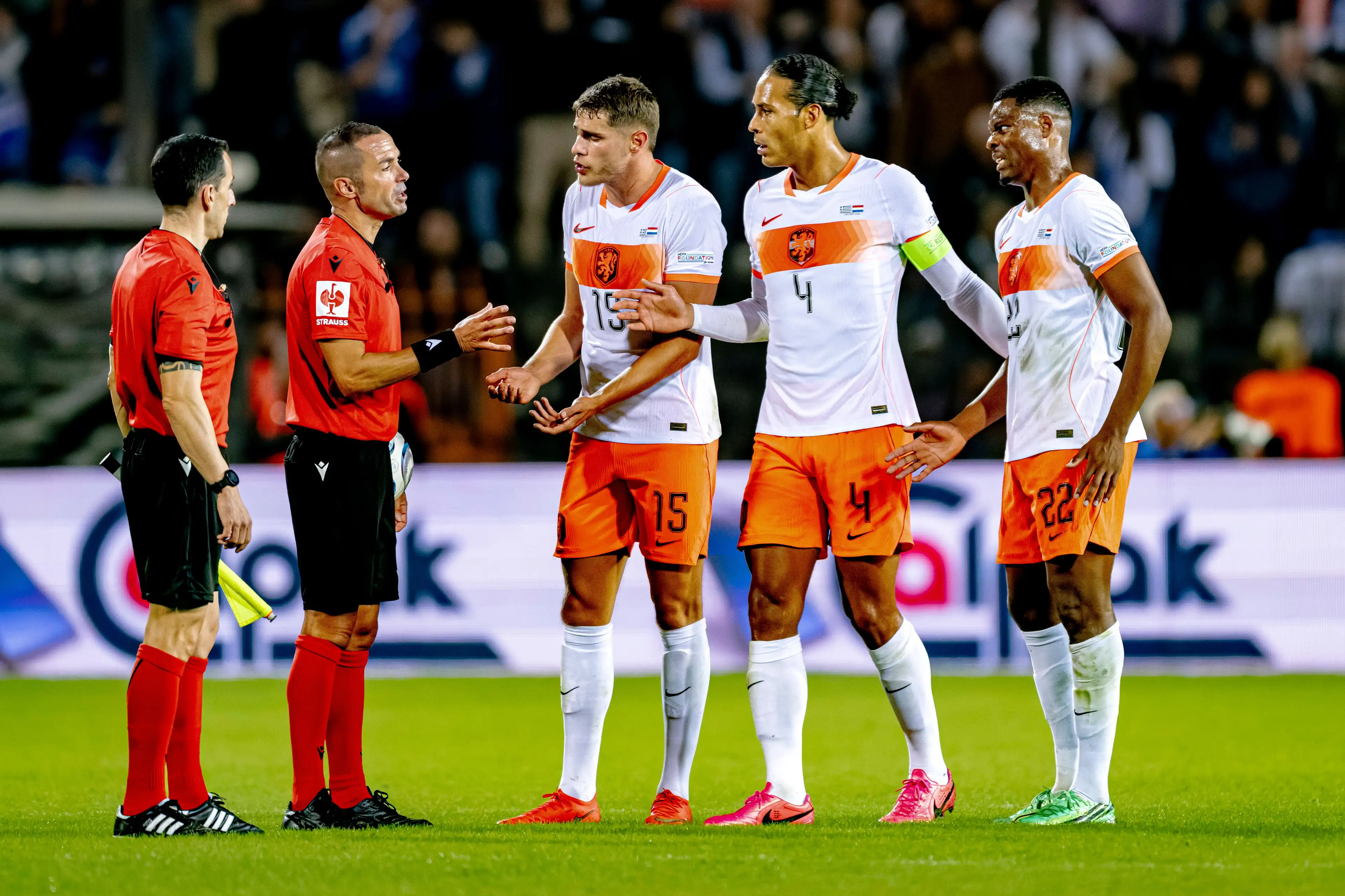 Timnas Belanda dirampok oleh wasit di Yunani: ini alasannya