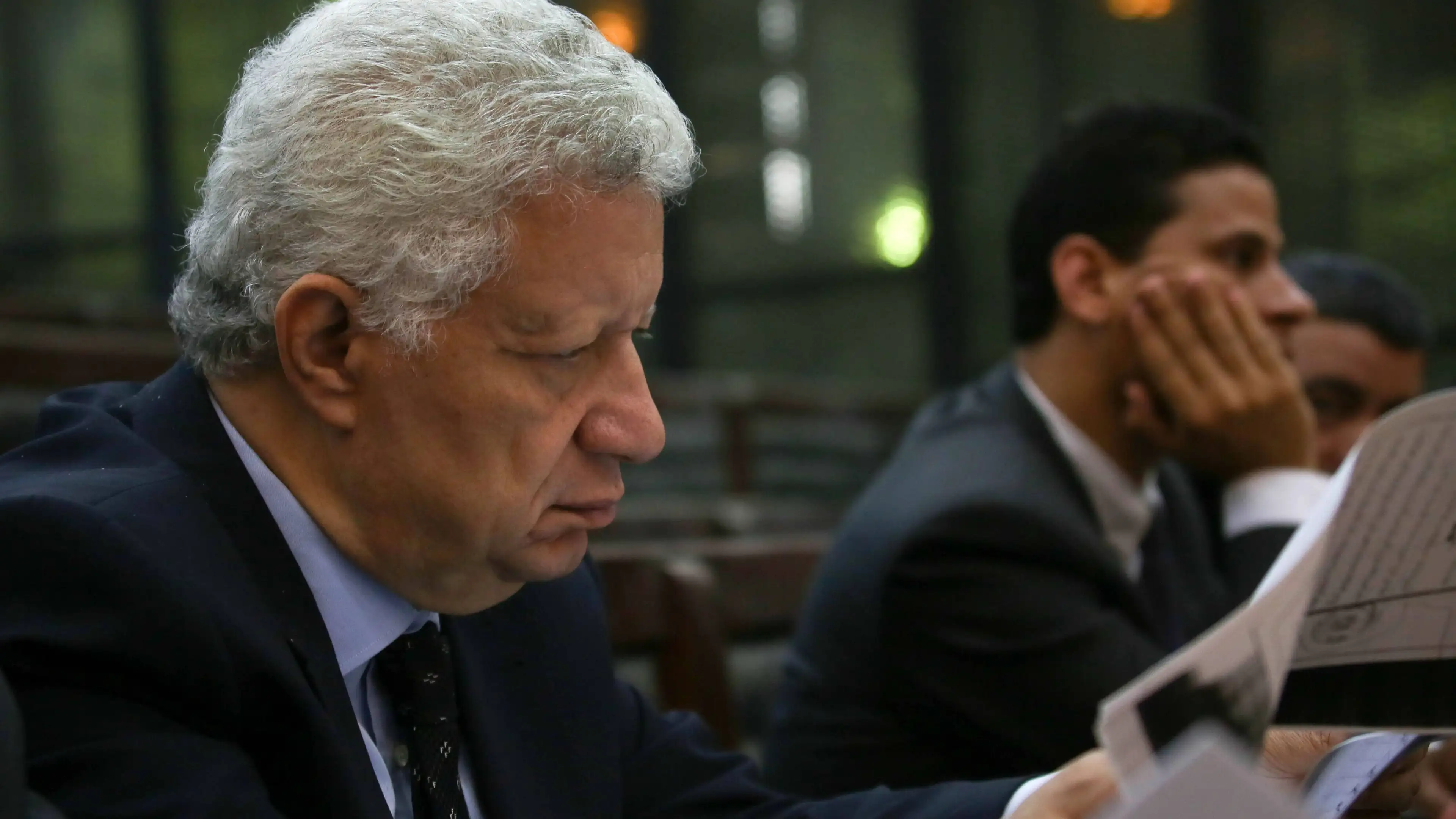 Dalam surat kepada Menteri Pemuda dan Olahraga: Mortada Mansour mengancam dewan Zamalek, "Saya akan memukul kalian dengan sandal!"