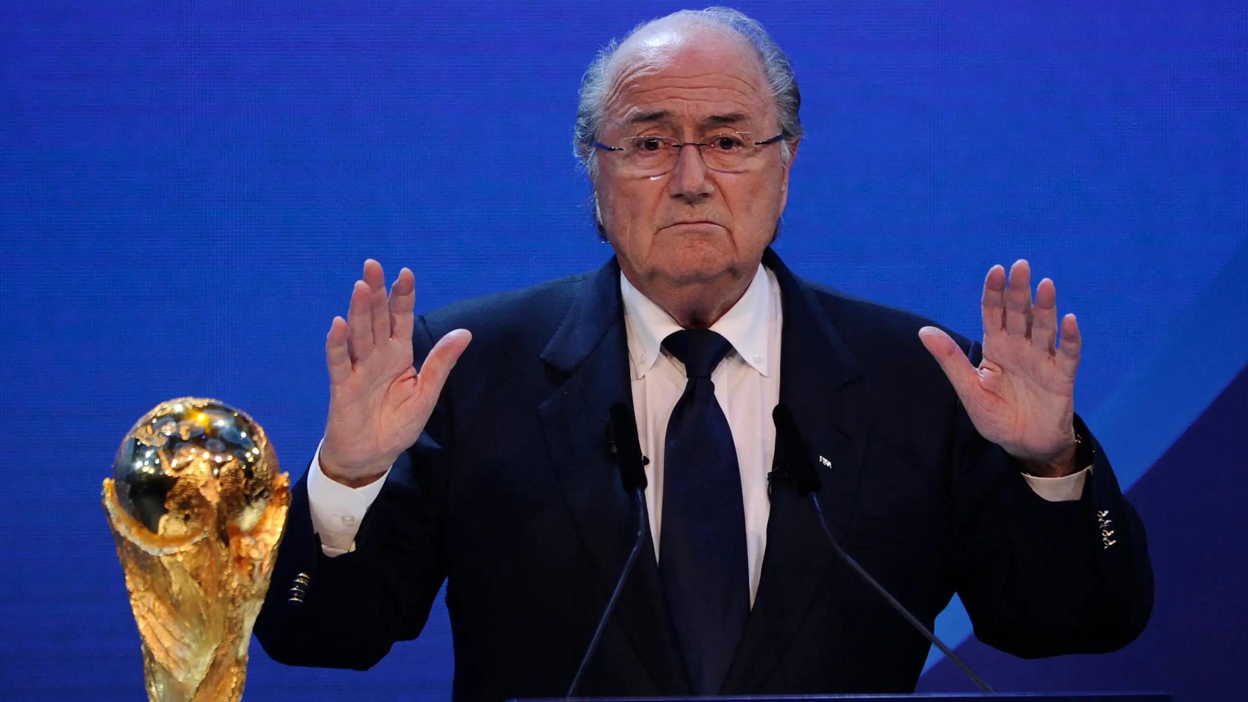 Blatter mengejek pengakuan Infantino: Paus seharusnya bergembira