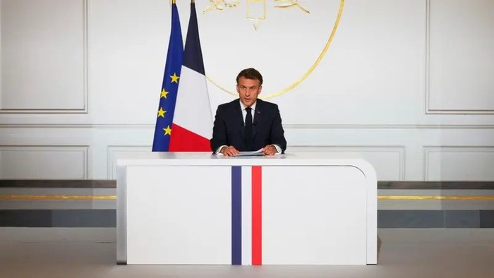 Emmanuel Macron Dukung UEFA Lawan Gianni Infantino