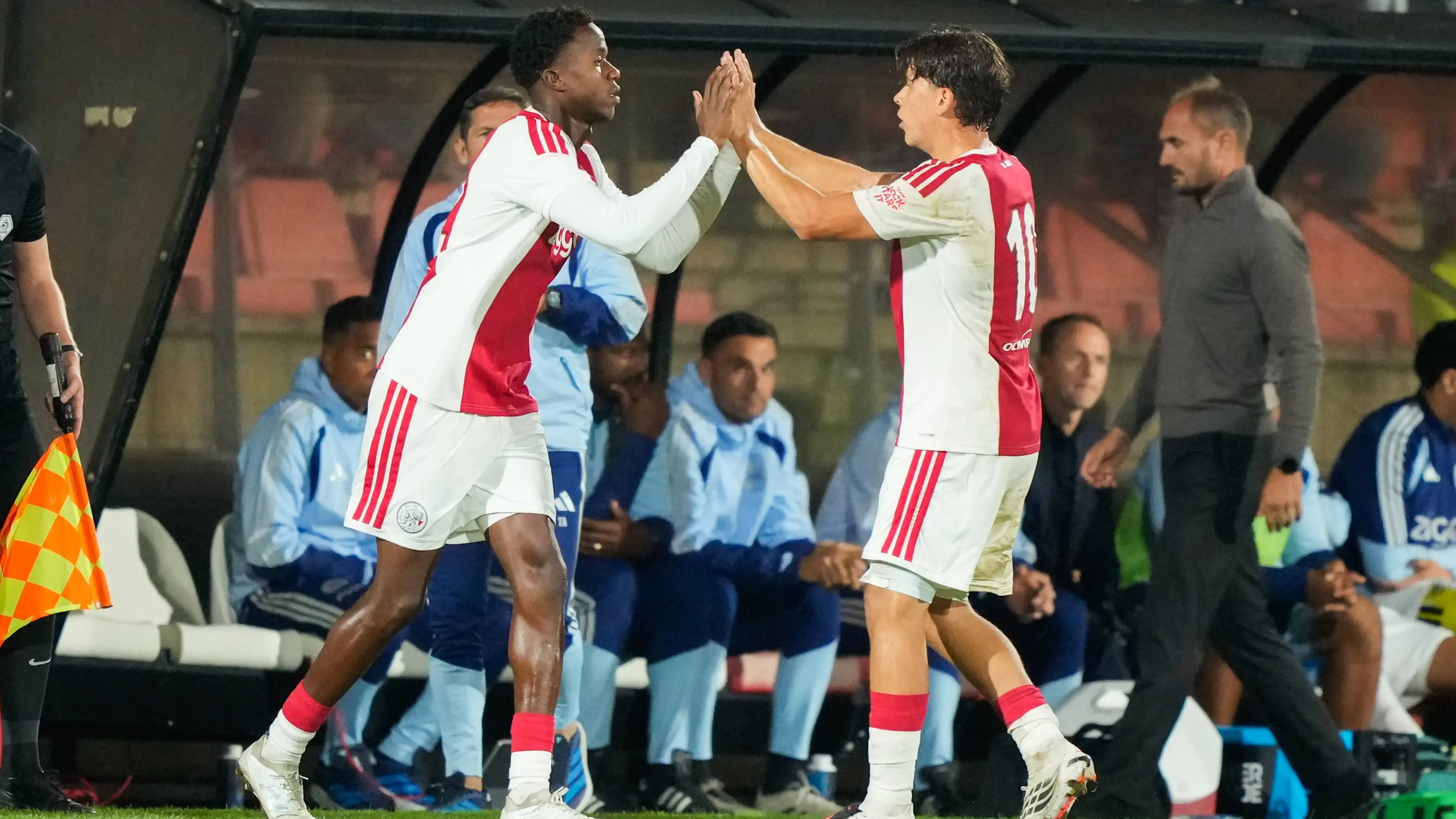 Apakah Ajax sudah punya 'nomor enam' di dalam skuadnya? 'Saya berharap bisa bermain di posisi itu'