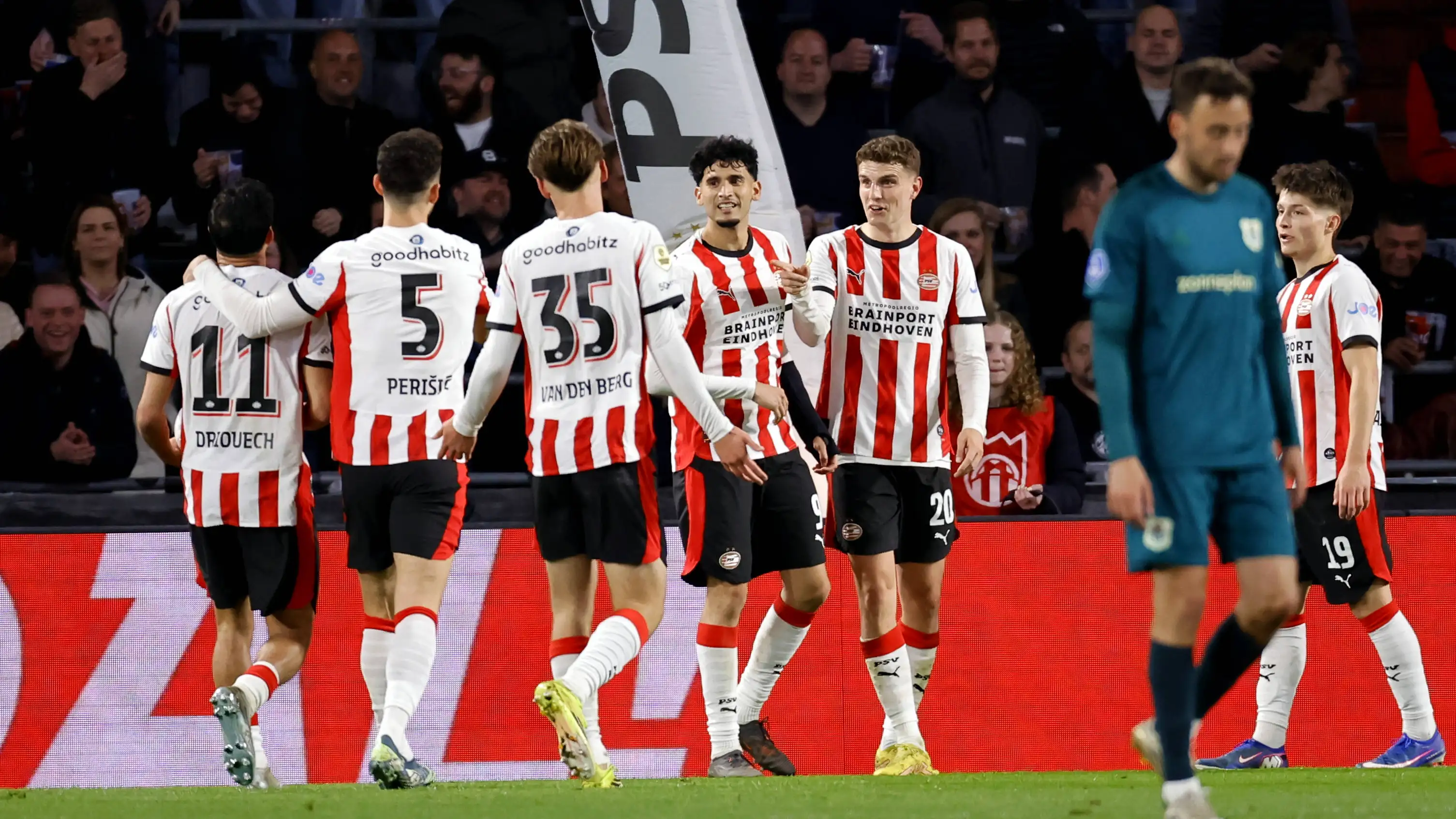 PSV menerima tawaran jutaan euro dari Rangers untuk penyerangnya