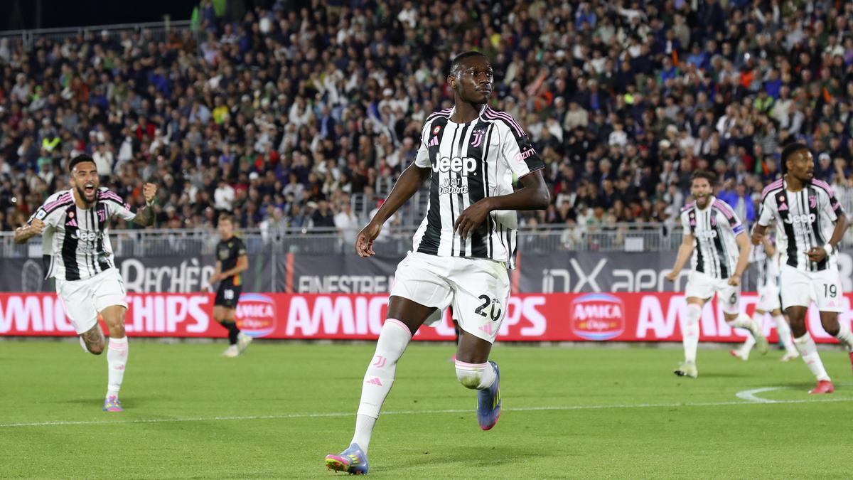 Randal Kolo Muani Resmi Kembali ke Juventus, Teken Kontrak 5 Tahun