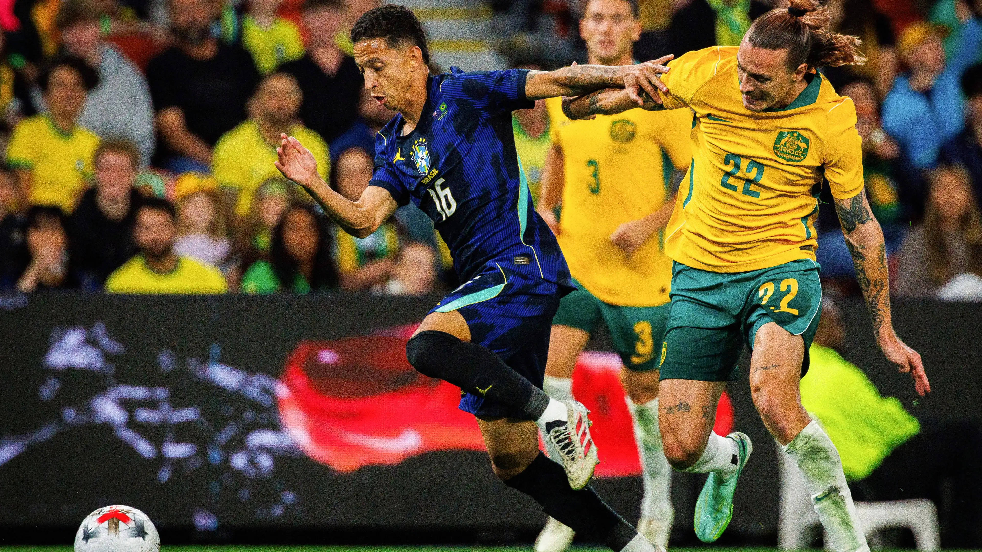 Media Brasil secara garis besar sepakat soal debut starter Mauro Júnior bersama Brasil