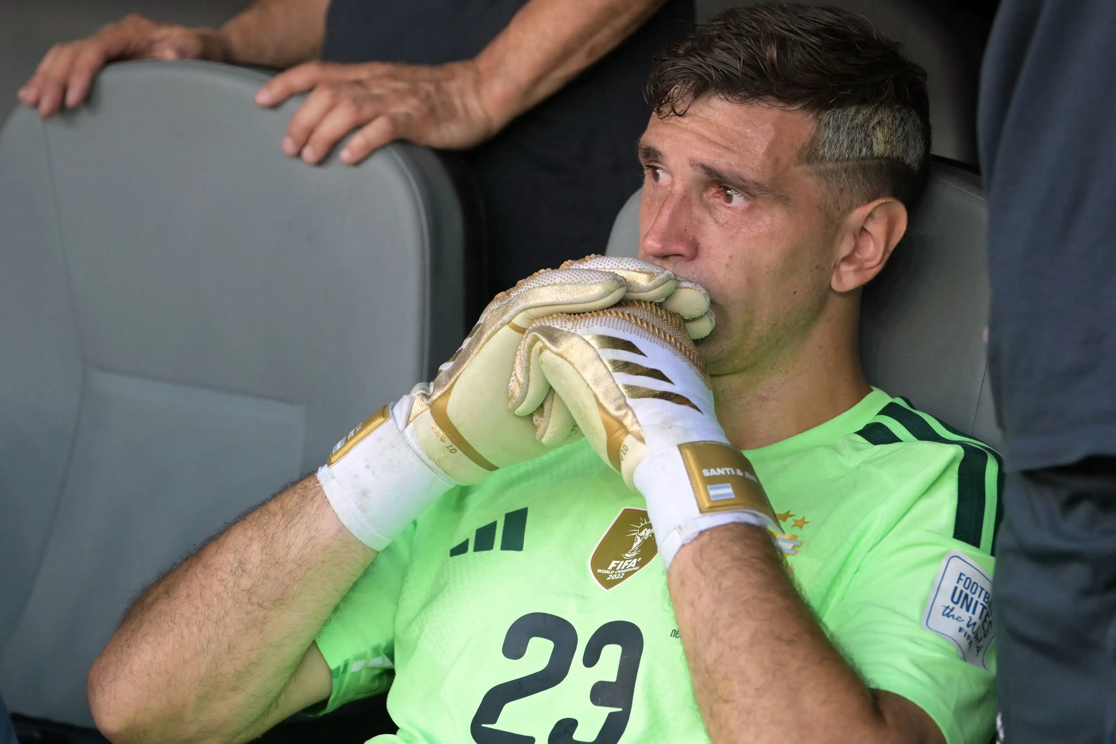 Emiliano Martínez melihat transfer impiannya gagal terwujud dan mendapat persaingan ketat di Aston Villa