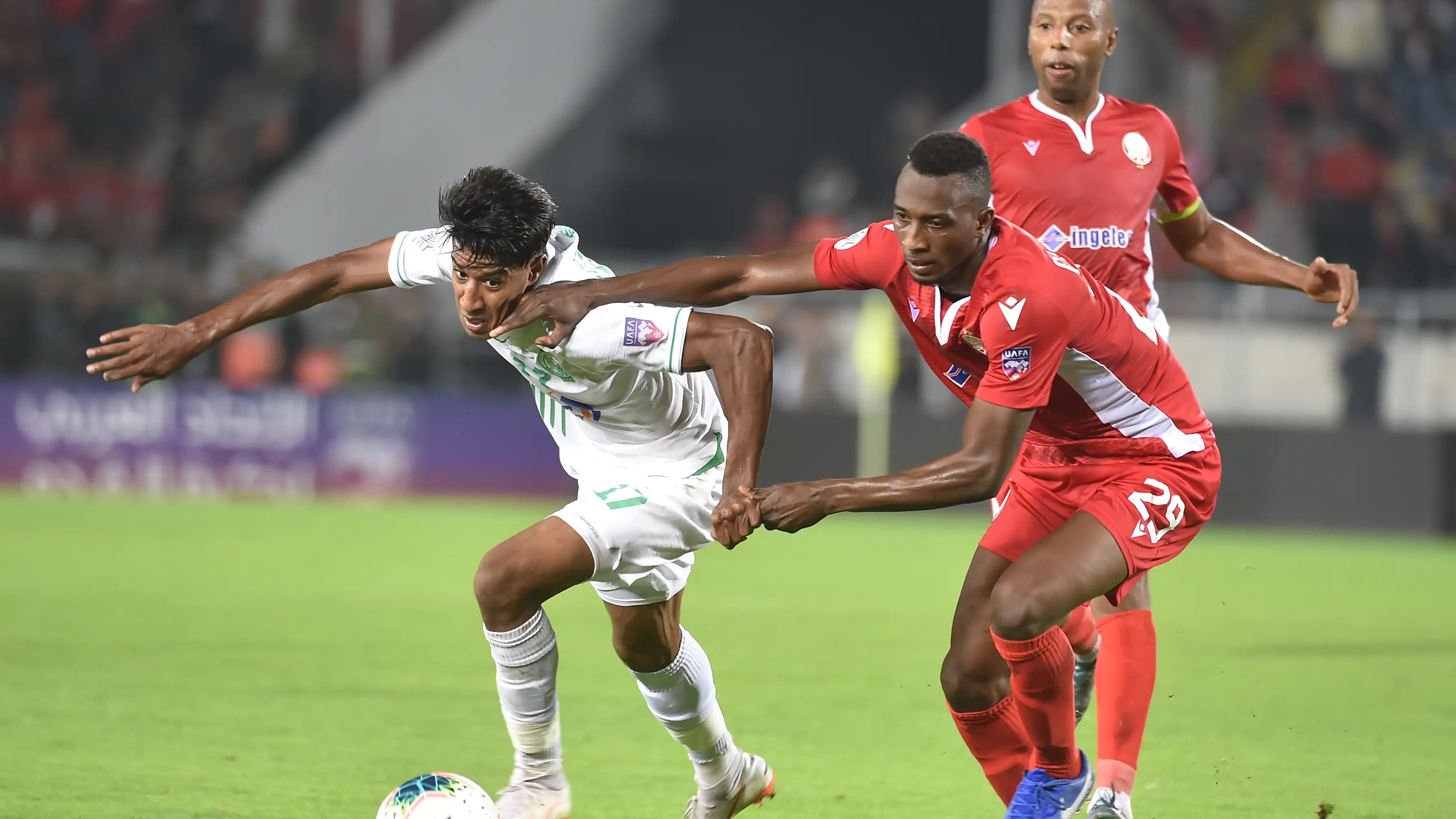 Persaingan Memanas antara Raja dan Wydad: Transfer Bombastis dan Isu-Isu Hangat