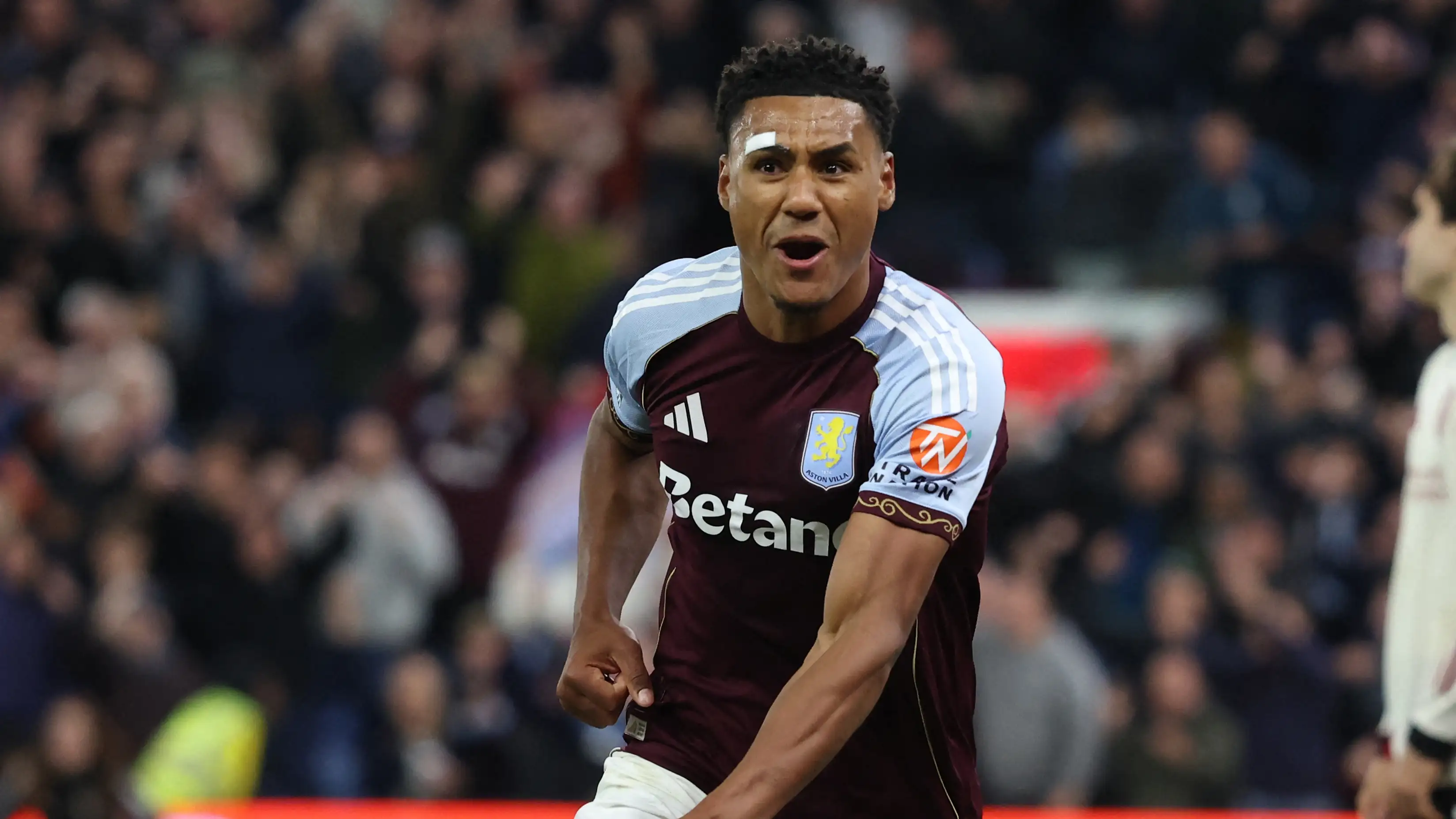Ollie Watkins hengkang dengan nilai €60 juta dari Aston Villa, yang merekrut pengganti seharga €76 juta dari Chelsea