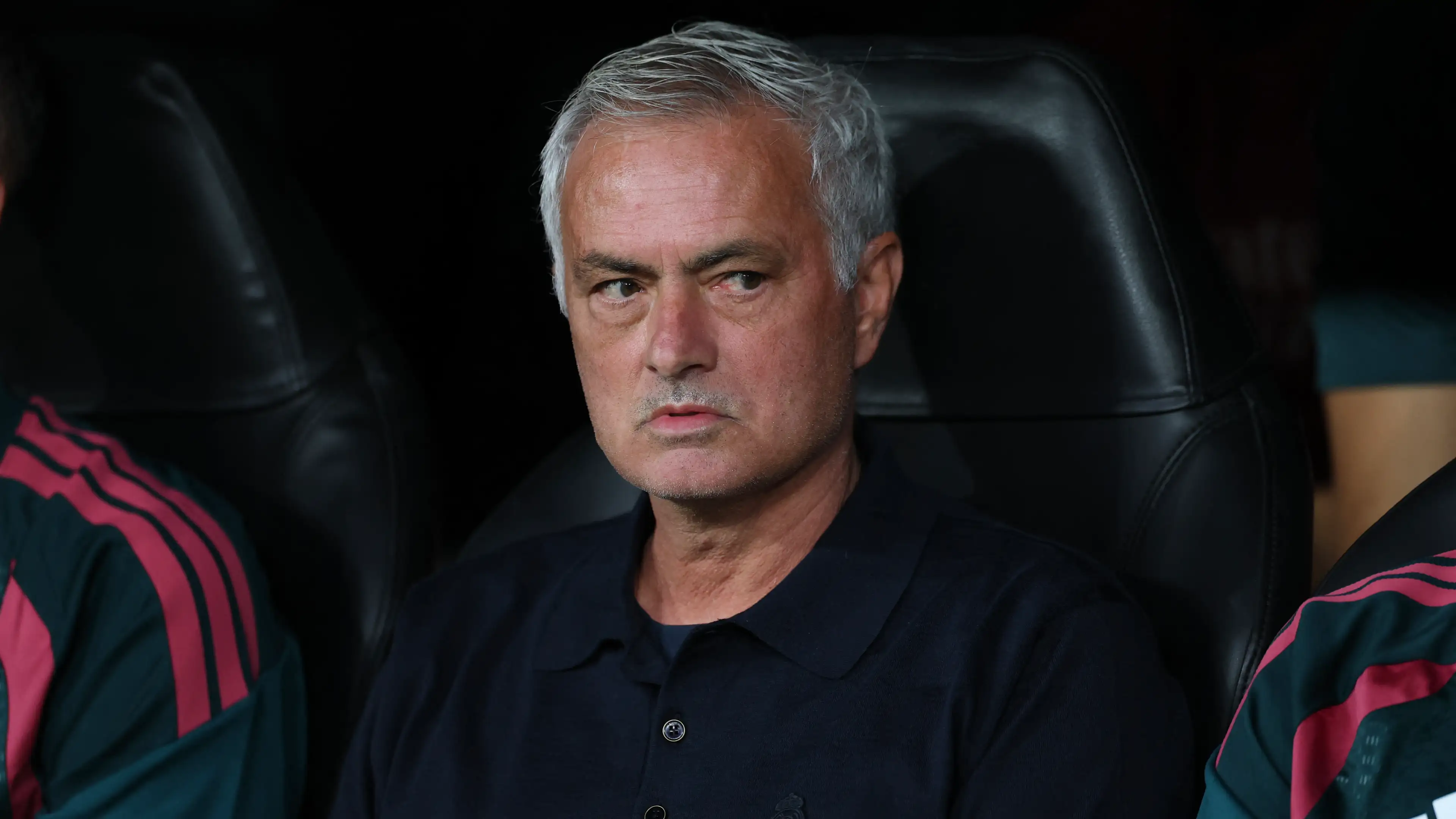 Raul mengkritik penampilan Real Madrid, Mourinho merespons dengan kesal lewat tatapan kontroversial