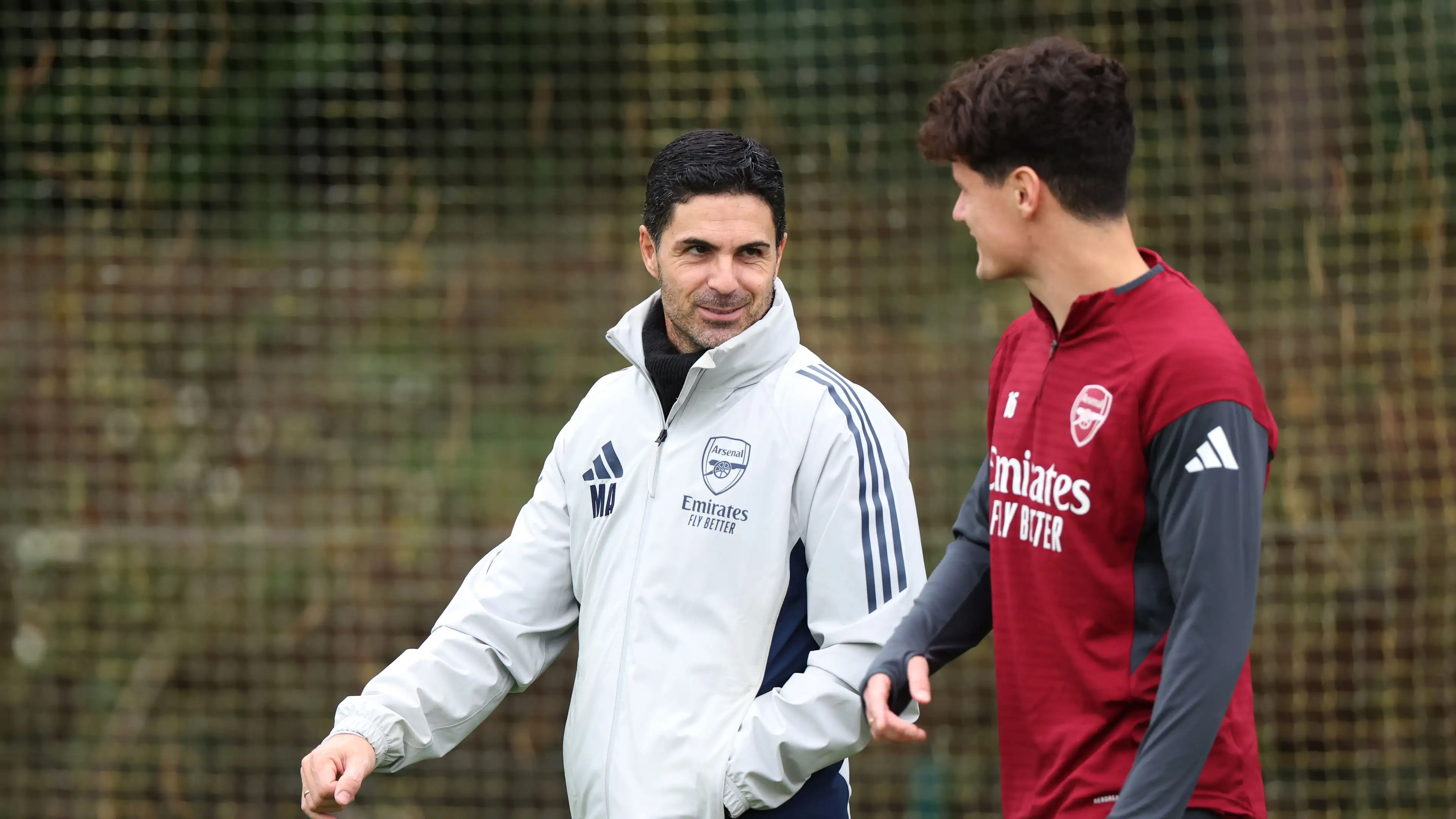 Arsenal menjual pemain dengan 41 caps internasional seharga delapan juta euro ke Everton