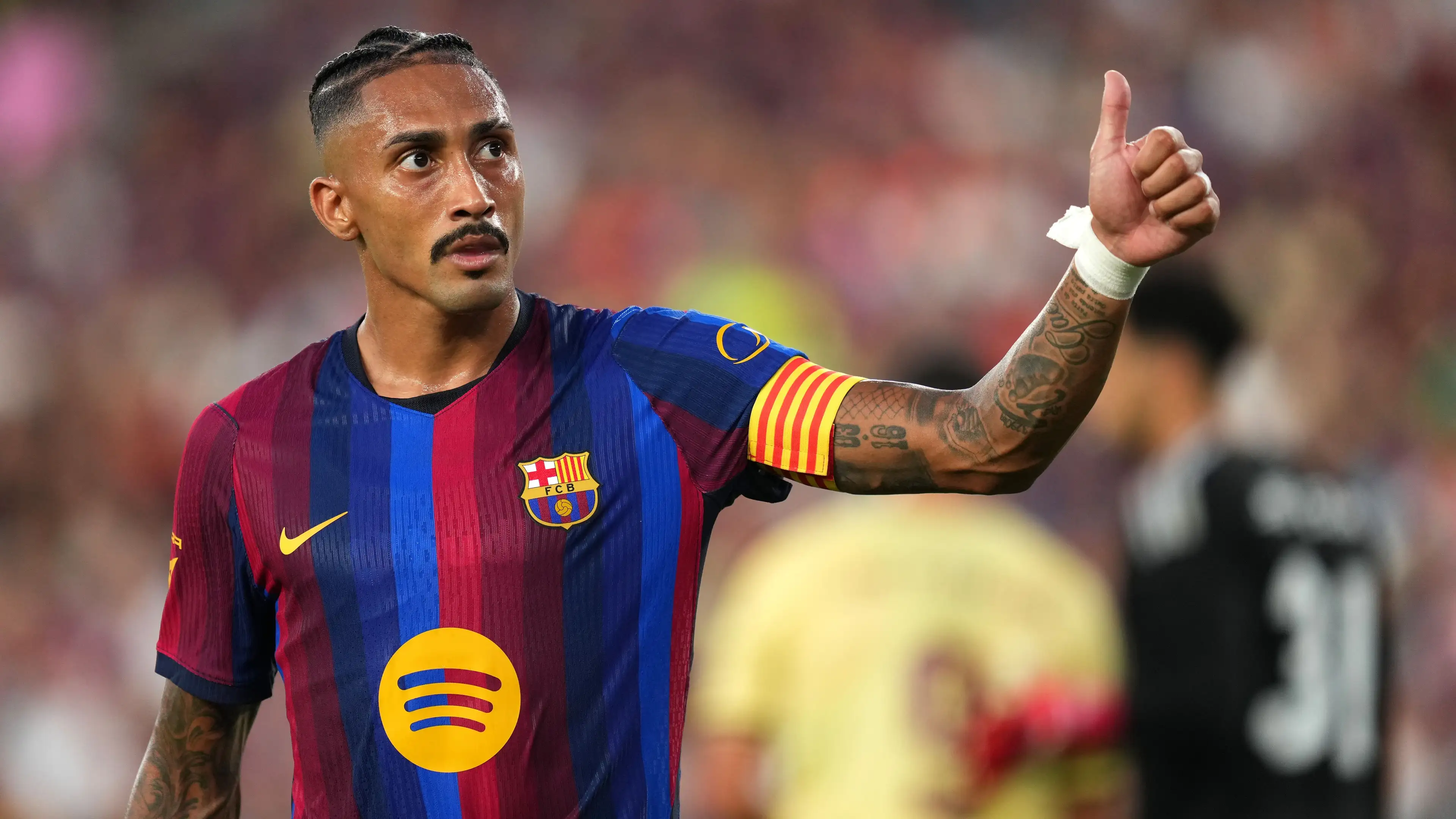 Keputusan mengejutkan: Raphinha memilih sosok kunci di balik transfer besar dengan Barcelona