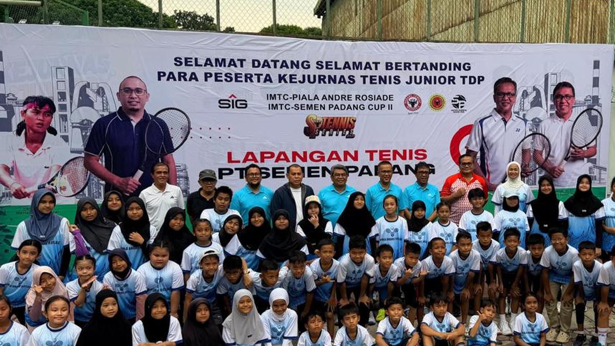 Diikuti 300 Atlet, Kejurnas Tenis Junior IMTC Piala Andre Rosiade dan Semen Padang Cup II Resmi Bergulir