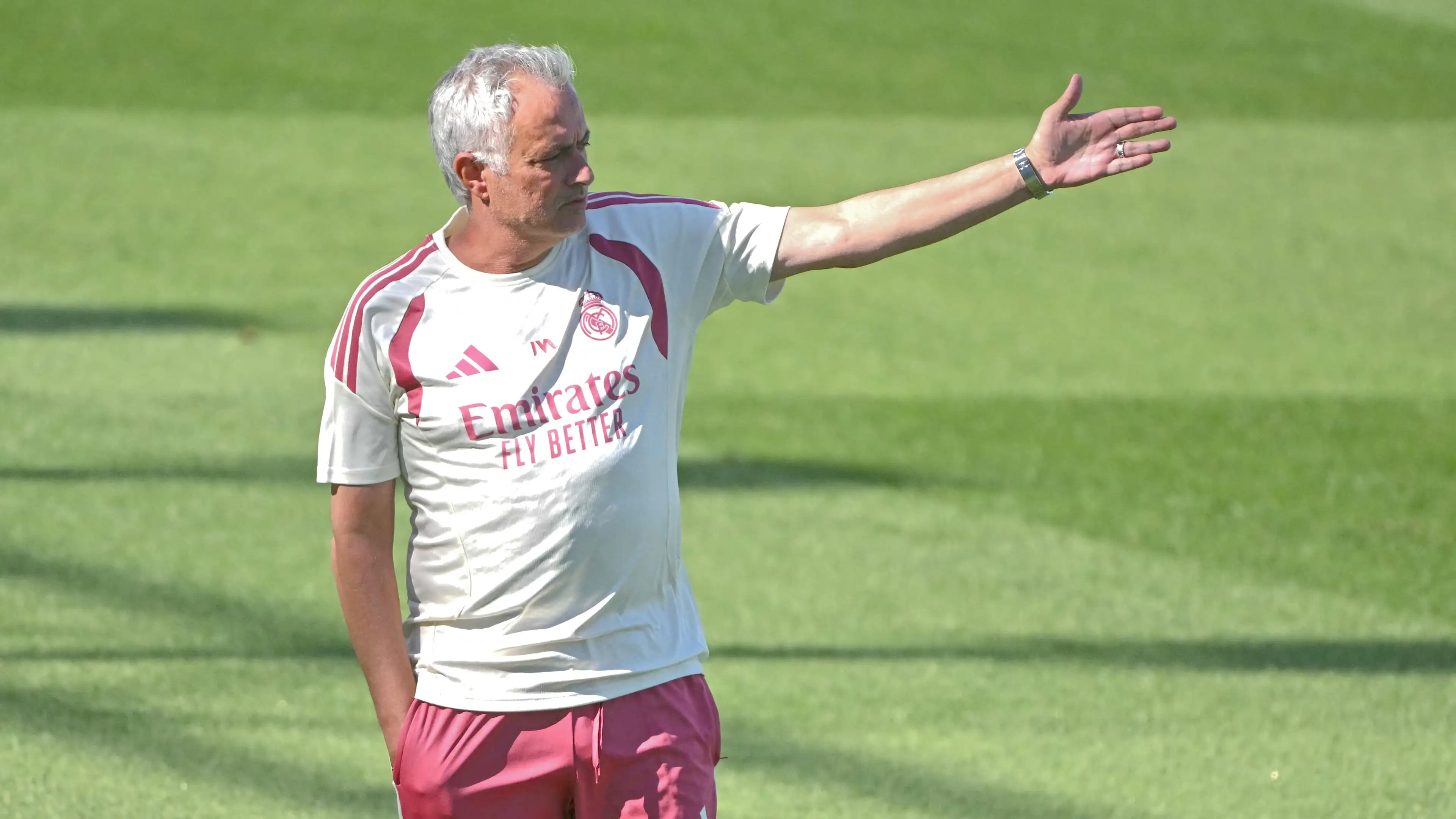 Krisis dini: 14 hari yang menempatkan Mourinho di hadapan bayang-bayang menakutkan