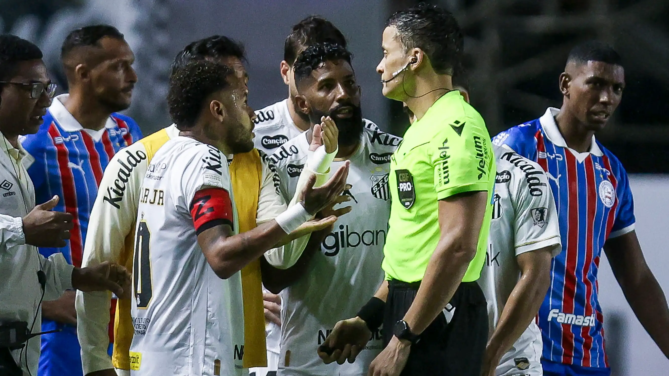 "Idiot!" Neymar Picu Kontroversi Usai Dikartu Merah dan Lontarkan Tuduhan Serius