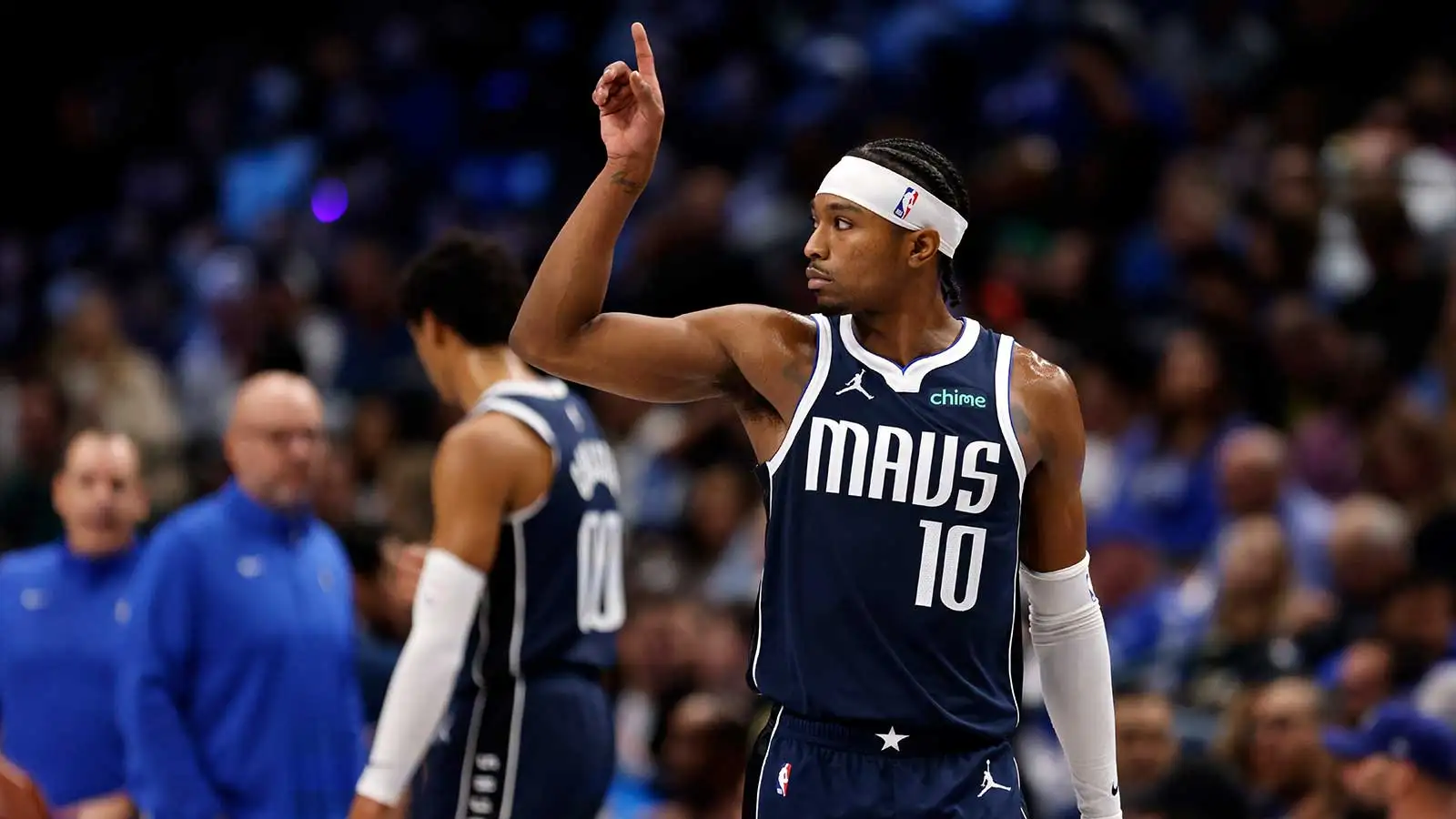 Penembak jitu yang diminati dan bintang breakout Dallas Mavericks: Golden State Warriors mencetak dua kudeta sekaligus