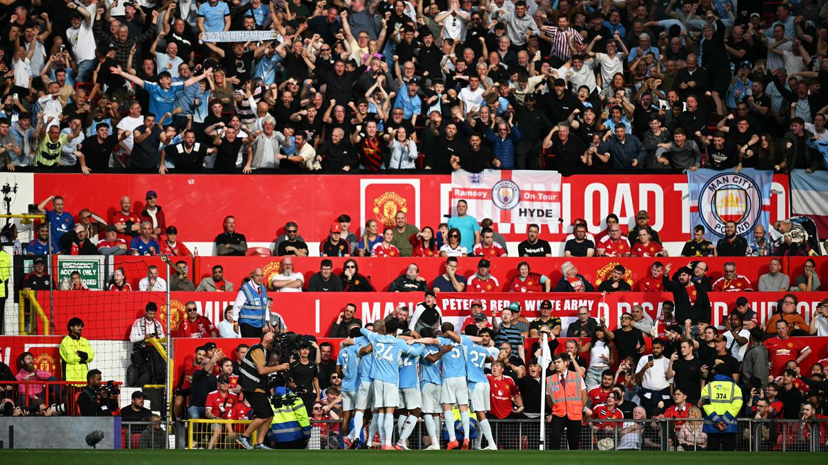 Top 3 Berita Bola: 10 Orang Manchester City Bungkam Manchester United