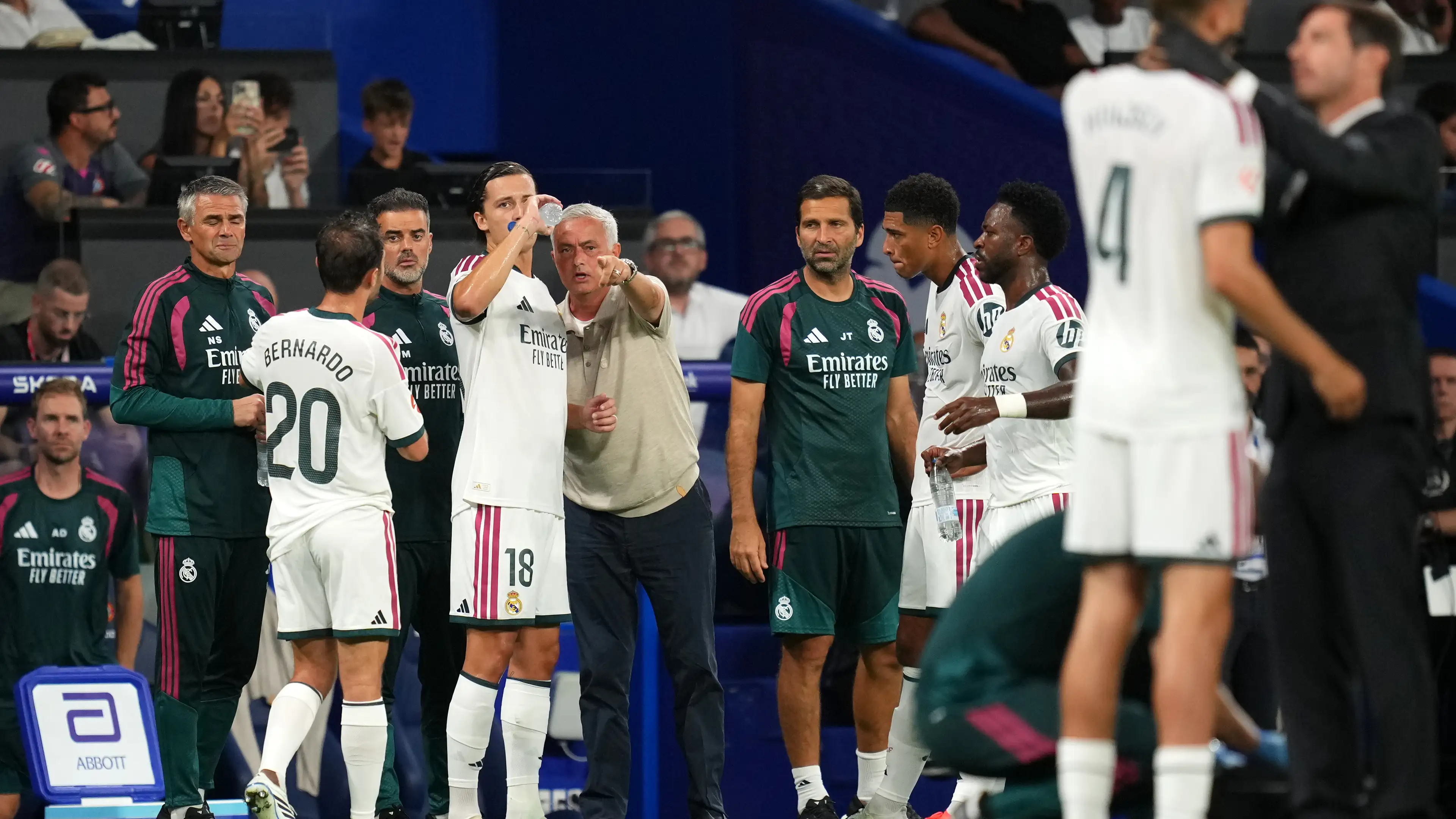 Mourinho: Vinicius Menjadi Korban Perundungan, Para Rival Berkoordinasi untuk Menghajarnya