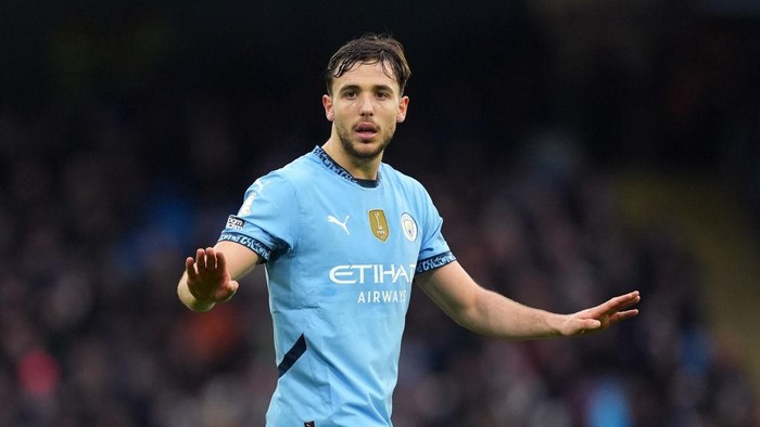 Newcastle United Incar Gelandang Man City