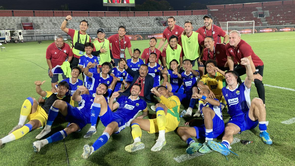 Persib Bandung Pamer Jersey Musim 2026/2027, Ini Filosofinya