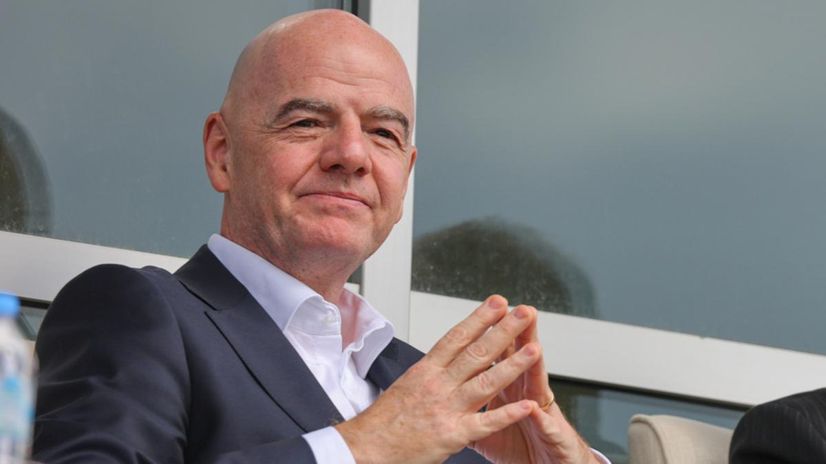 Kevin Lamour Diberhentikan FIFA Setelah Kritik Tajam Rencana Kontroversial Gianni Infantino