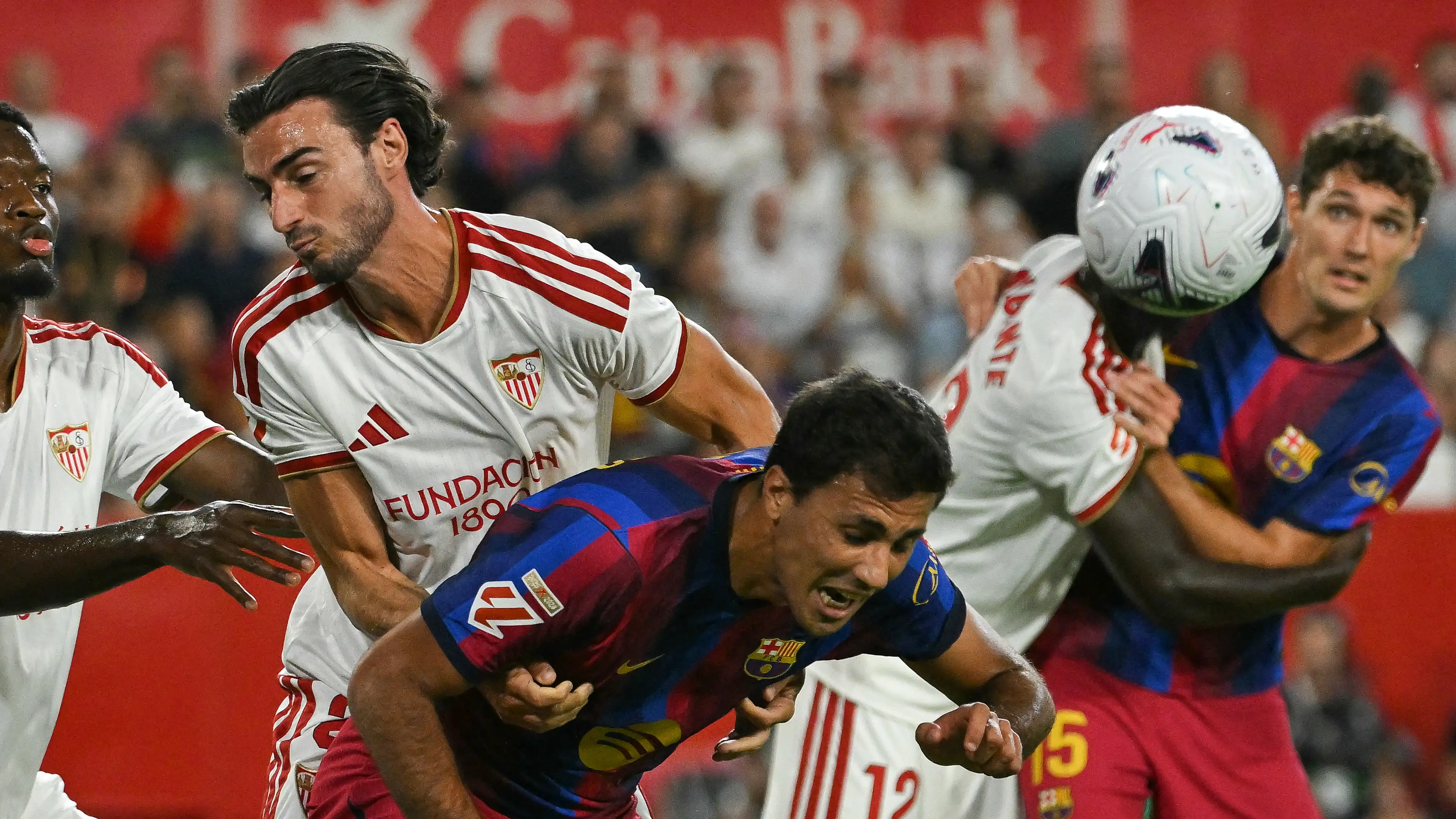 Setelah Blunder, Penilaian Mengejutkan untuk Wasit Laga Barcelona Kontra Sevilla