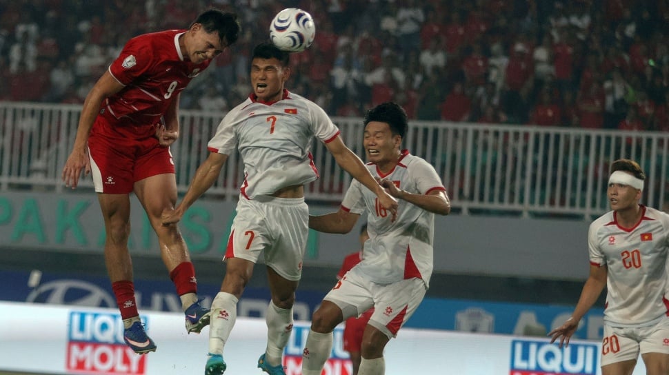 Senyum Puas Pelatih Asal Korsel Lihat Timnas Indonesia Dipecundangi Vietnam