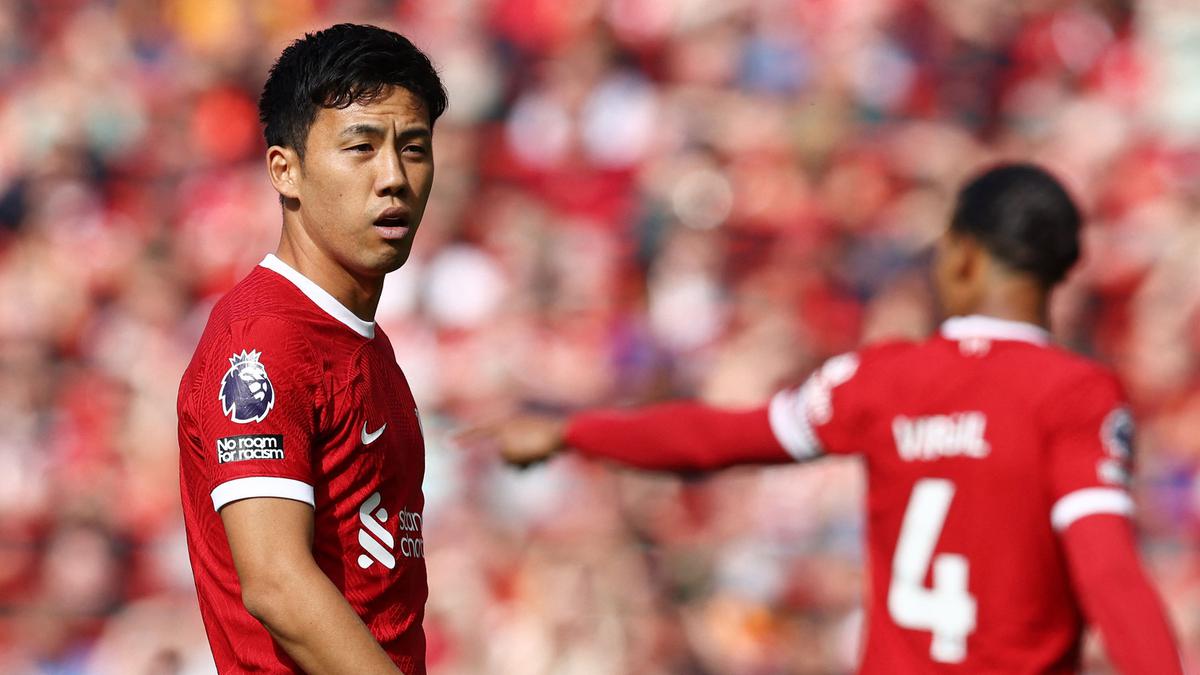 Liverpool Berencana Lepas Wataru Endo Januari 2027, Tak Masuk Skuad Iraola