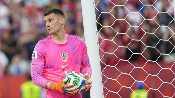 Barcelona Datangkan Kiper Timnas Kroasia