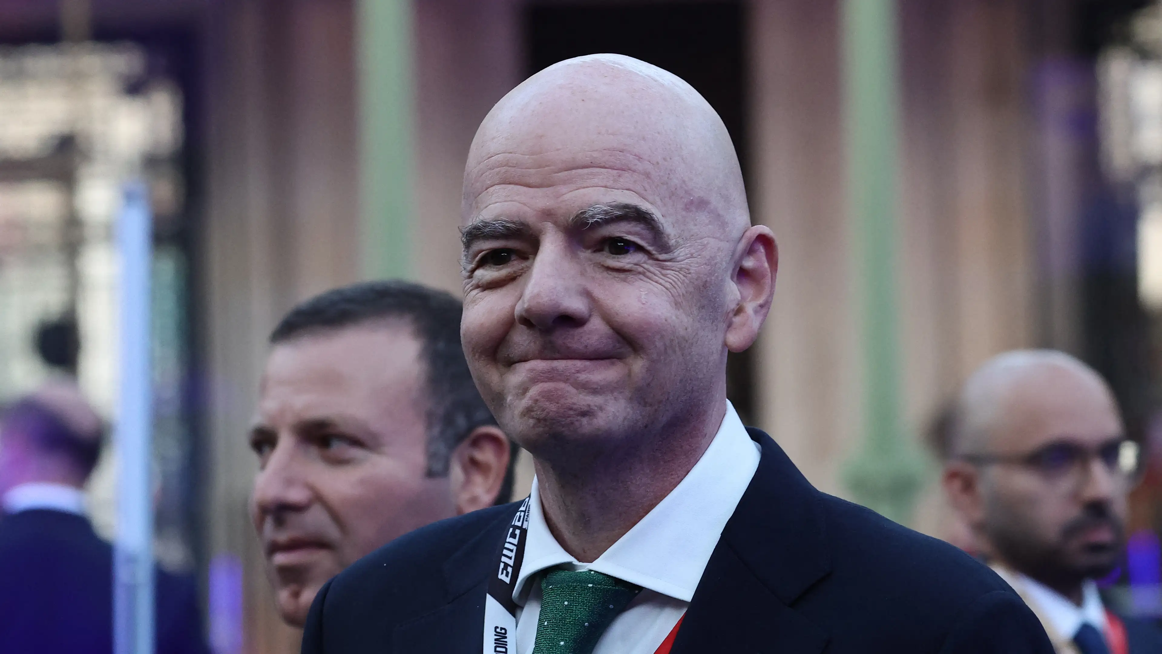 Gaji rahasia: skandal baru mengejar Infantino