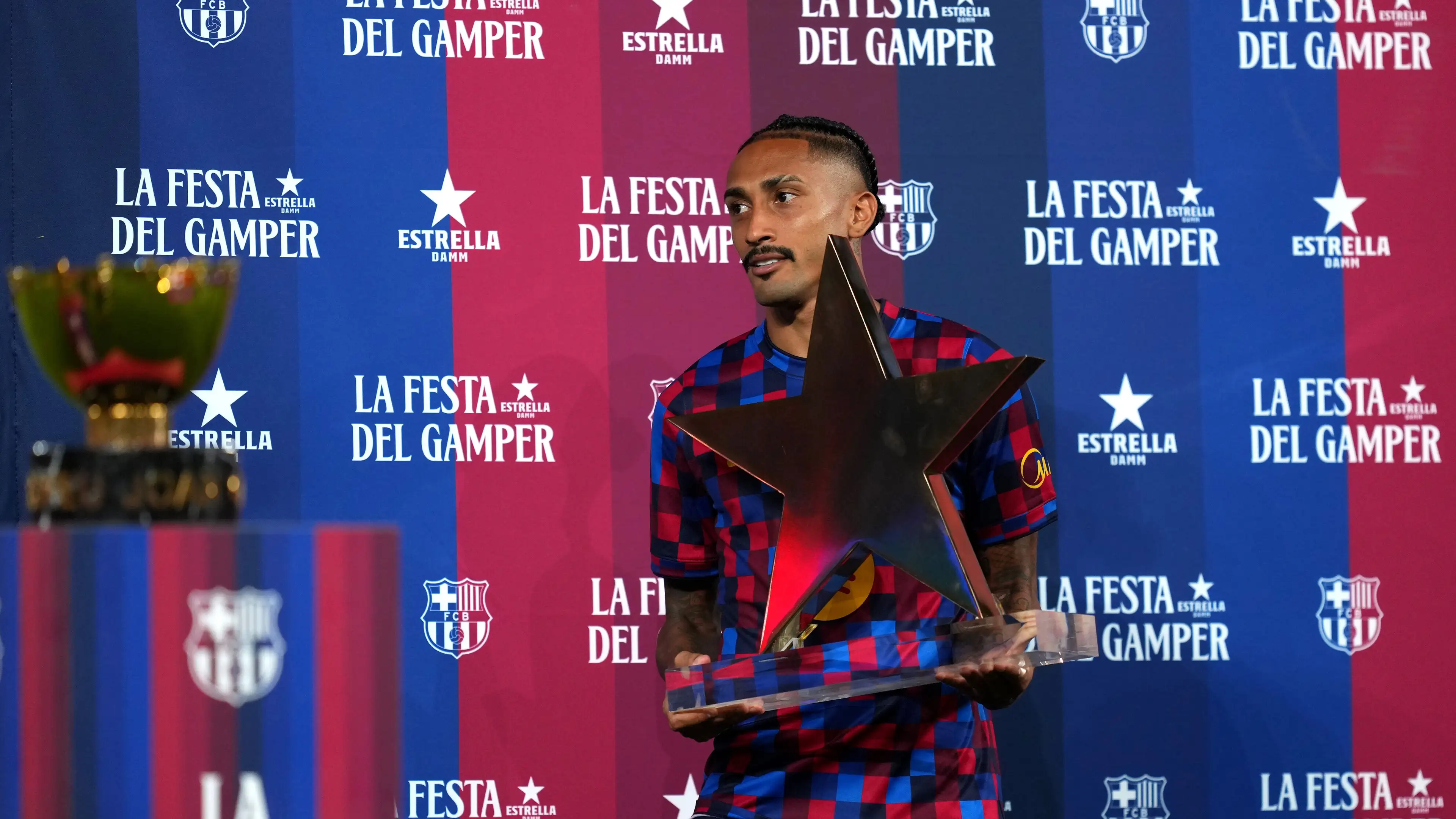 Raphinha ungguli Hamza Abdul Karim dan raih penghargaan menghadapi Al Ahly