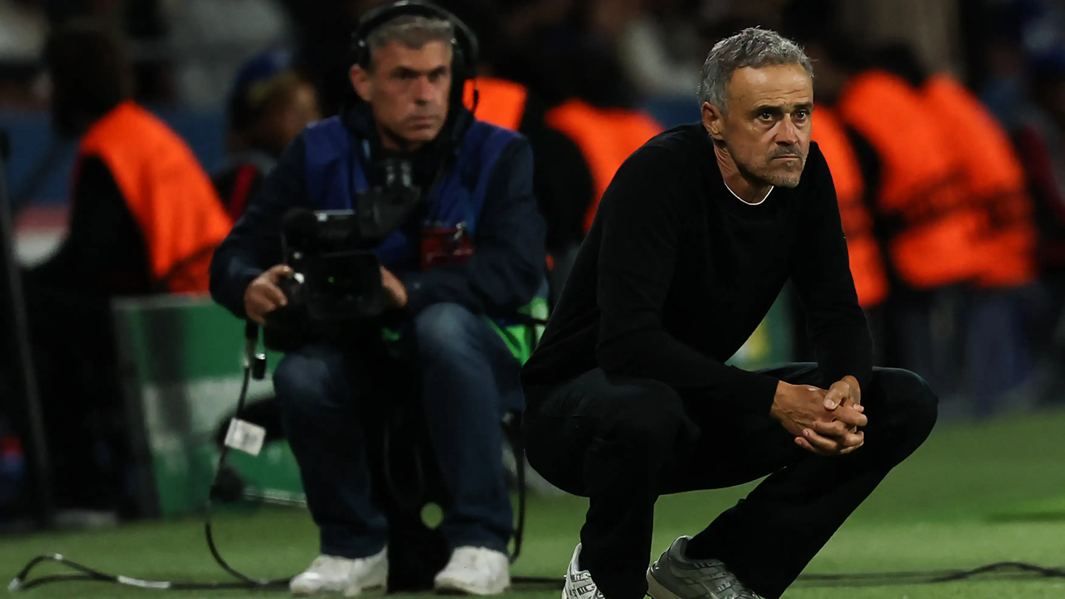 Enrique memuji Dembele setelah kritikannya, dan menjawab pertanyaan pelik