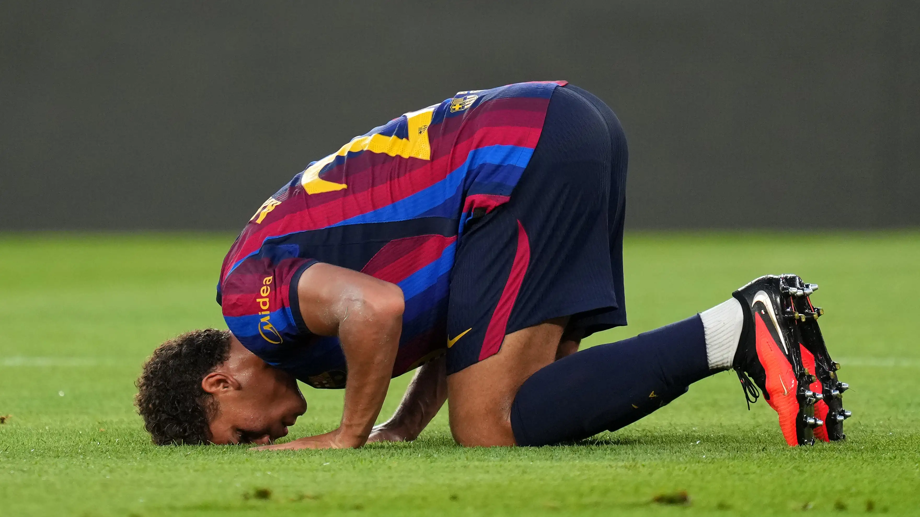 Setelah "Perkembangan Roket", Barcelona Menempatkan Hamza Abdul Karim di Antara 3 Target Strategis