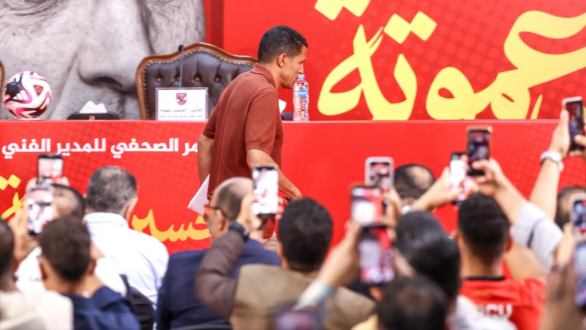 Amrouche Membatalkan Transfer Pemain Bertahan yang Dinantikan di Al Ahly