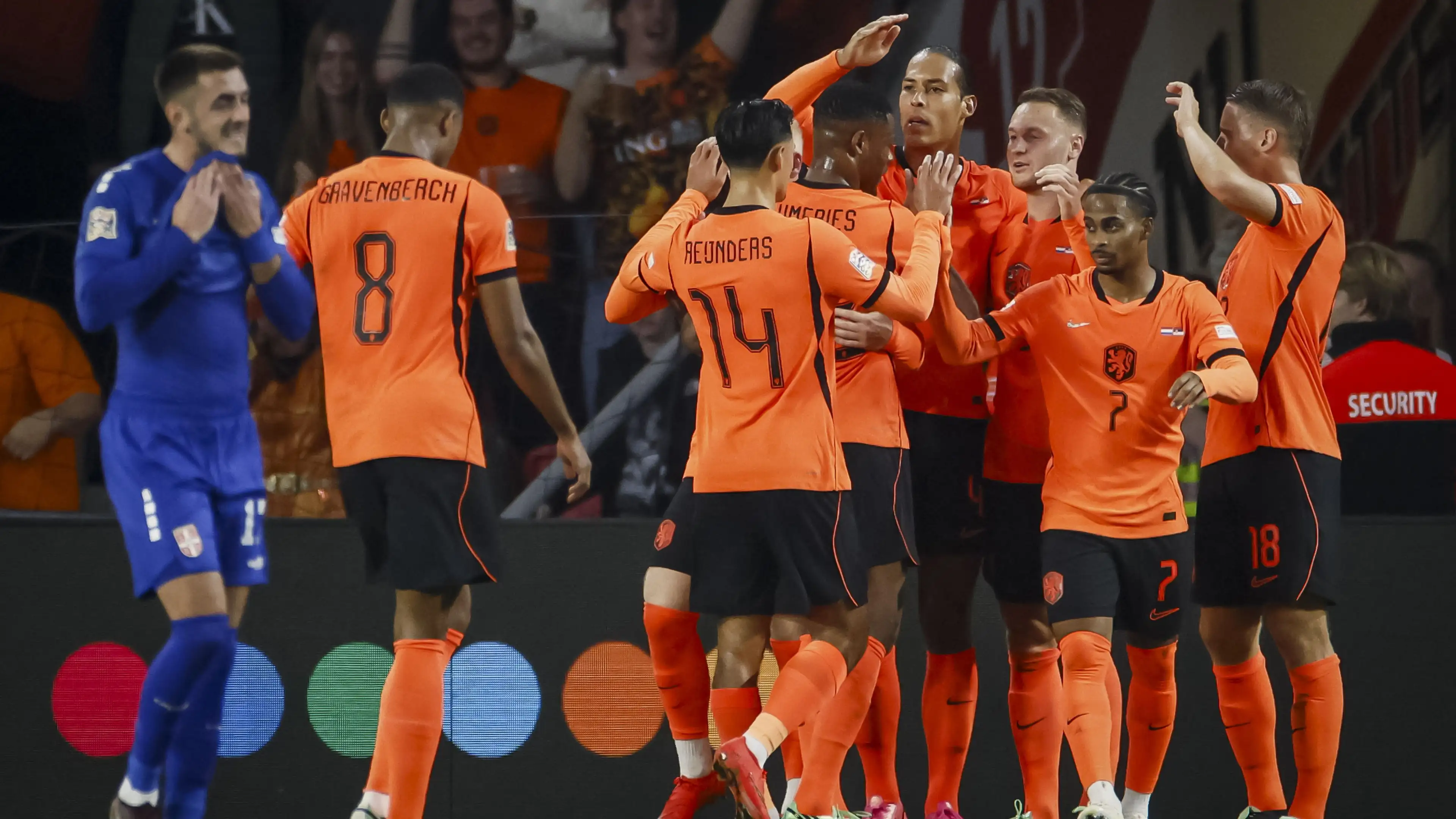 Video: "Puncak Klasemen dalam Genggaman Xavi", Belanda Kembali ke Jalur Kemenangan dengan Kemenangan Dramatis atas Serbia