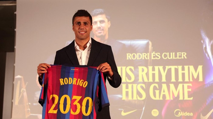 Rodri Gabung Barcelona, Hansi Flick: Fantastis!