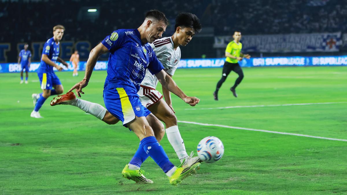 Top 3 Berita Bola: Persib Sikat PSM