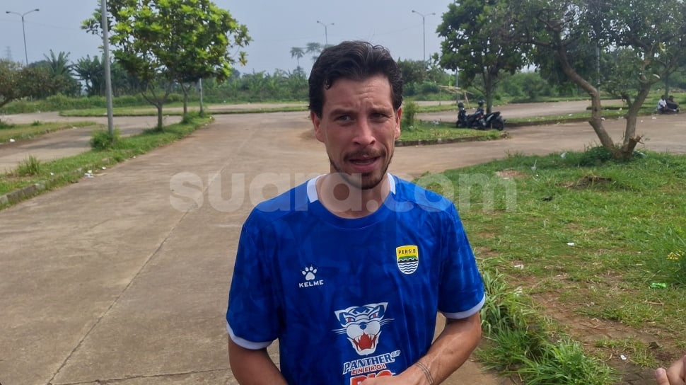 Bikin Bobotoh Harap-Harap Cemas, Kok Bisa Akun IG 3,1 Juta Follower Thom Haye Hilang?