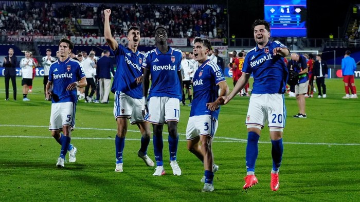 Fabregas Tantang Como Konsisten di 2 Ajang, Bisa?