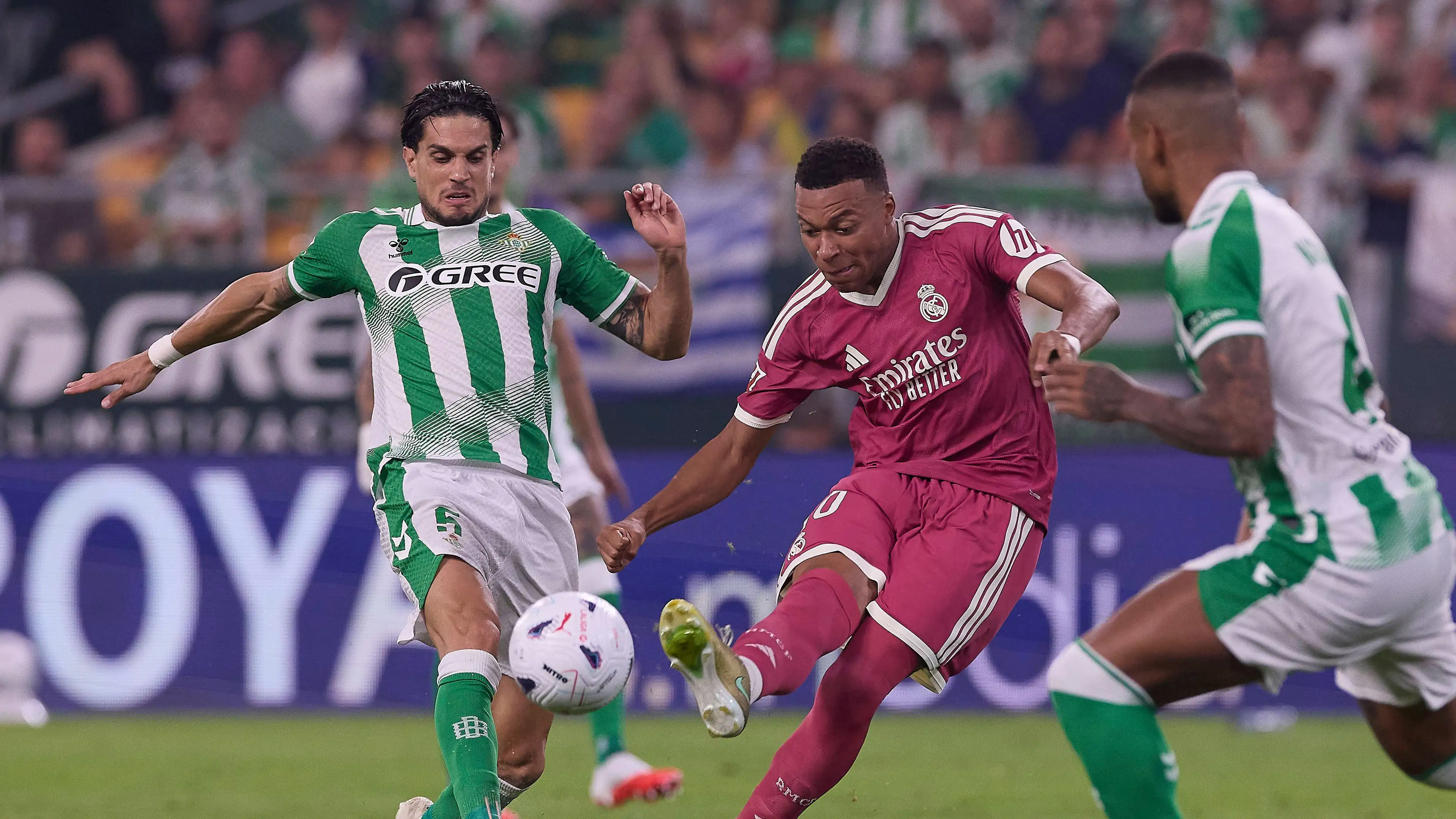 Bukan Kebetulan: Bek Real Betis Ungkap Kejutan soal Penalti Mbappe