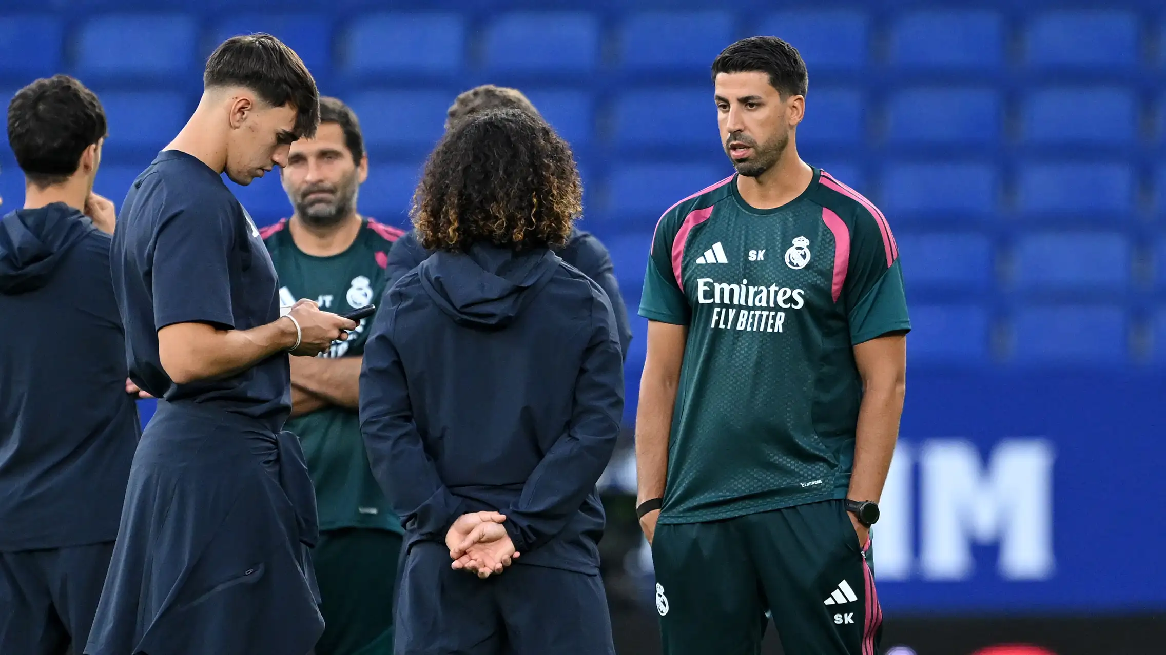 Meski merasa "tidak dihargai", bagaimana dan mengapa Khedira kembali ke Real Madrid?