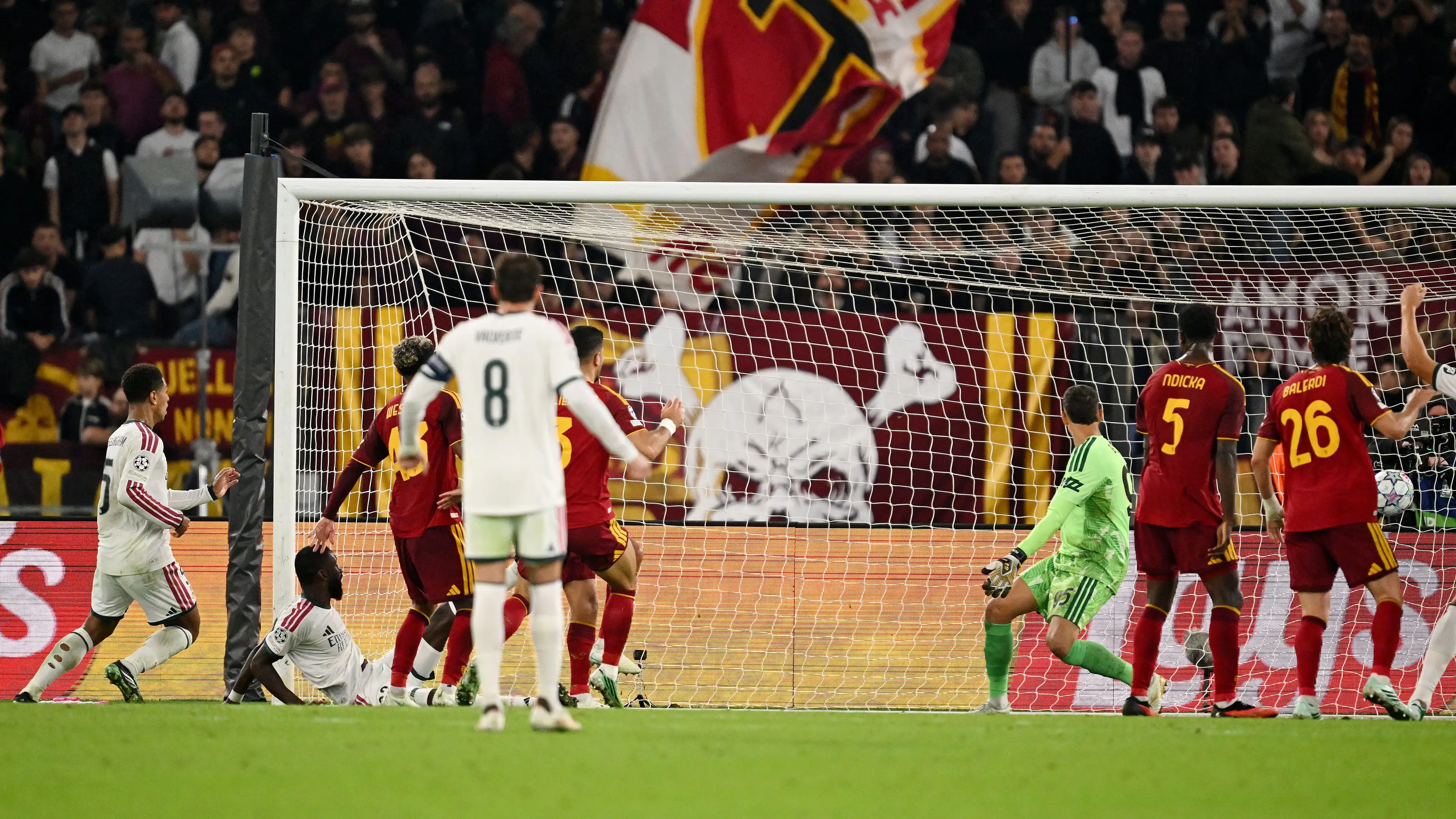 Video: "Itu bukan pertandingan biasa, Mourinho": Remontada gila yang menyelamatkan Real Madrid dari cengkeraman Roma