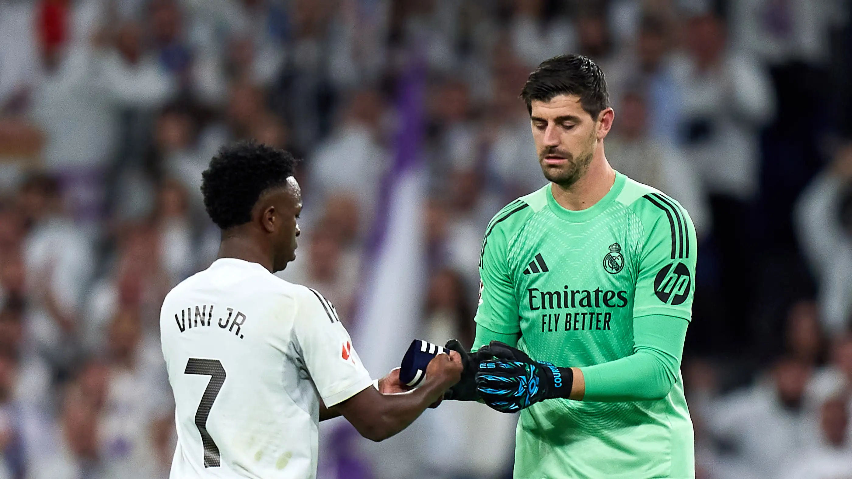 Courtois Tanggapi Kabar soal "Vinicius Palsu", Buka Kejutan soal "Kediktatoran Mbappe"