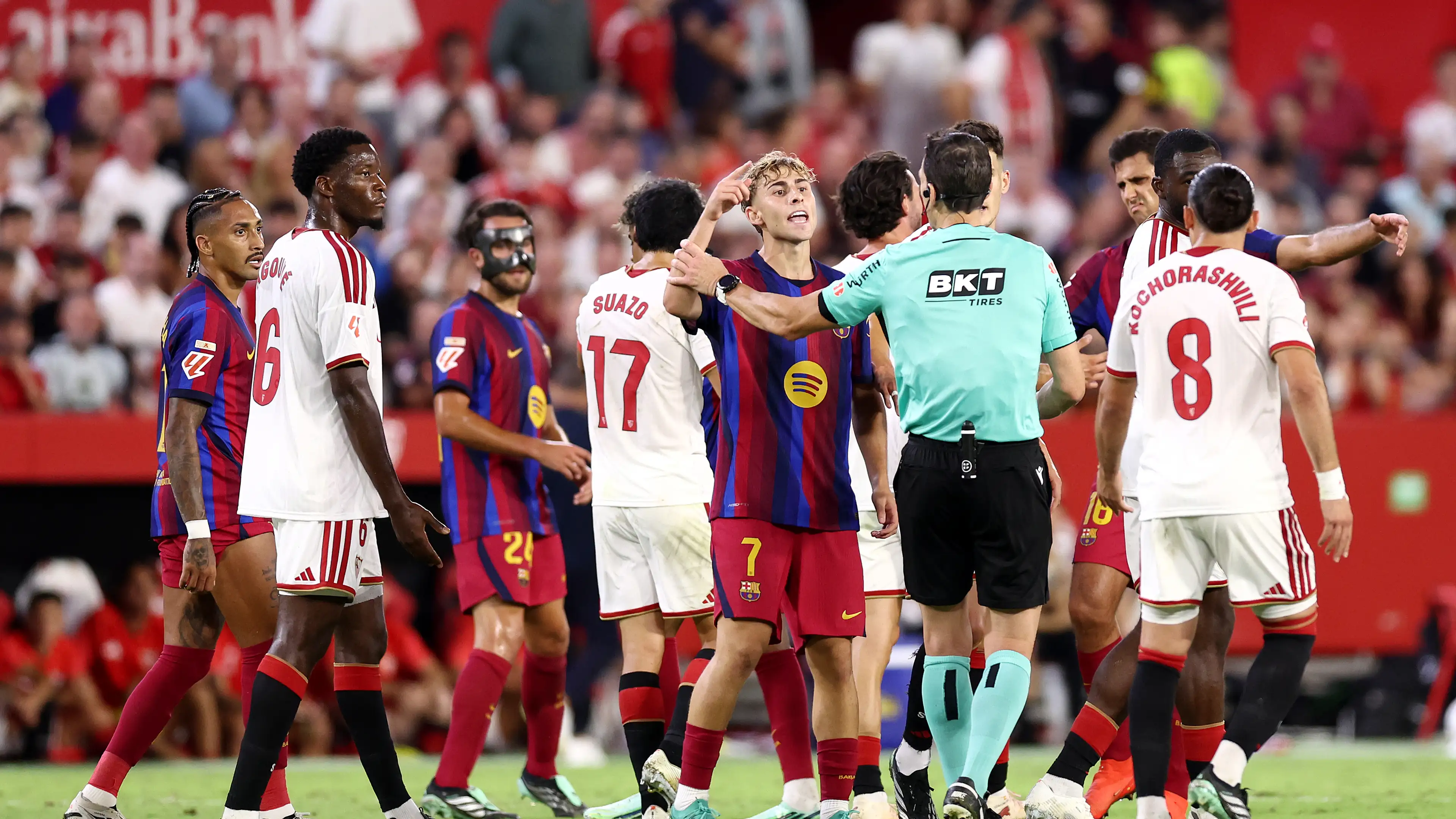 Lamine Yamal picu kontroversi usai terjatuh melawan Sevilla