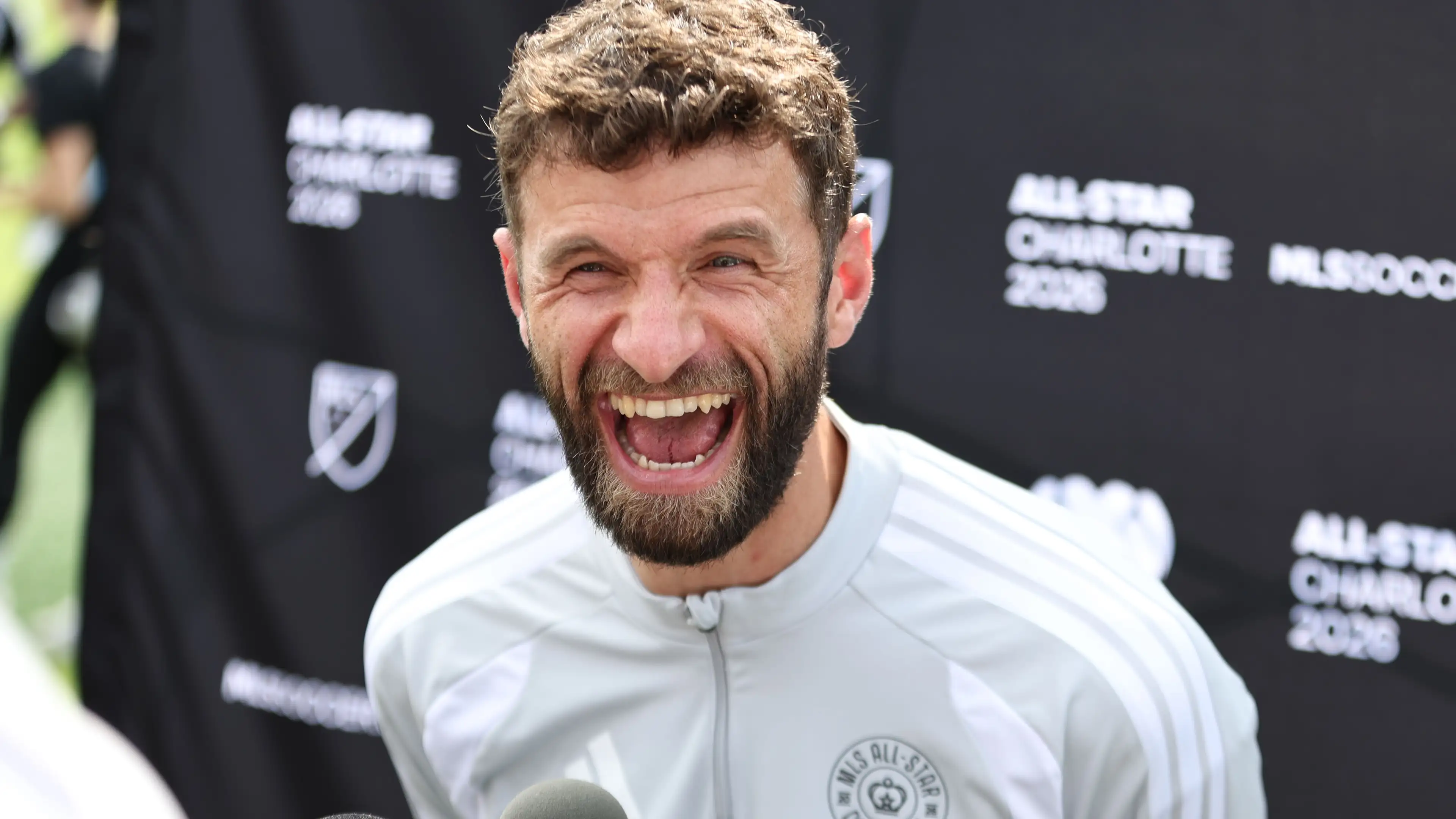 Apa kaitan Thomas Müller dan Mats Hummels dalam hal ini: Bayern Munchen tampaknya bisa melepas seorang gelandang yang diminati banyak pihak