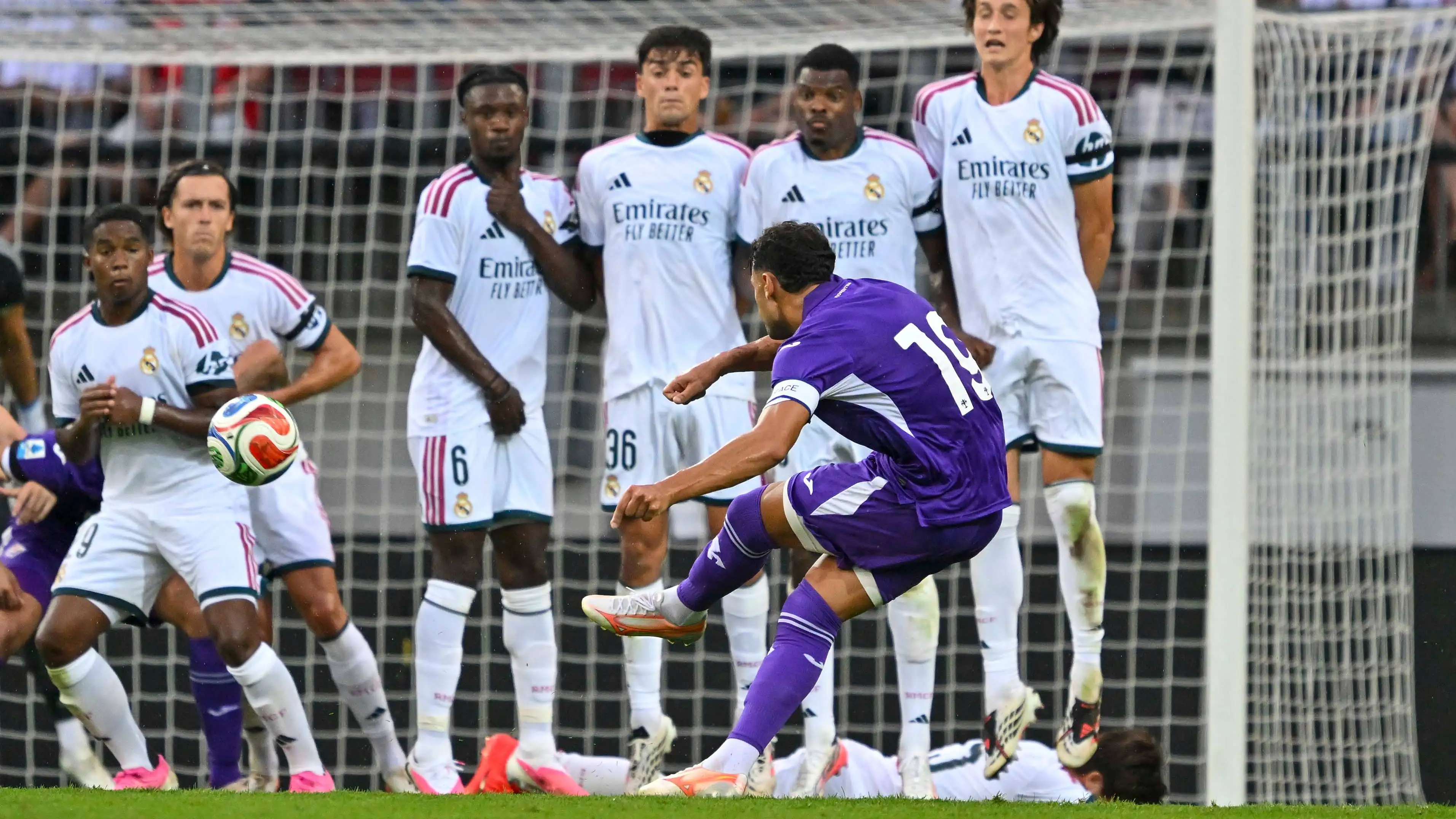 Media Spanyol Menjatuhkan Vonis Mati untuk Bintang Real: Gagal dan Mata Rantai Terlemah di Madrid